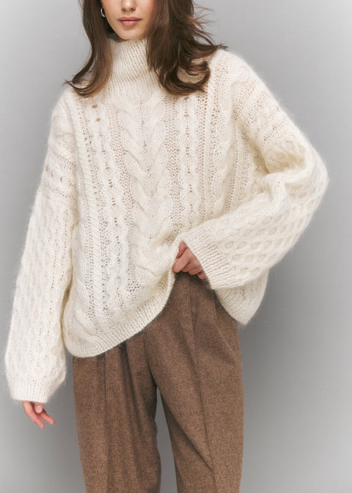Handcrafted Kidmohair Cable - knit Turtleneck Sweater in White - NiSO