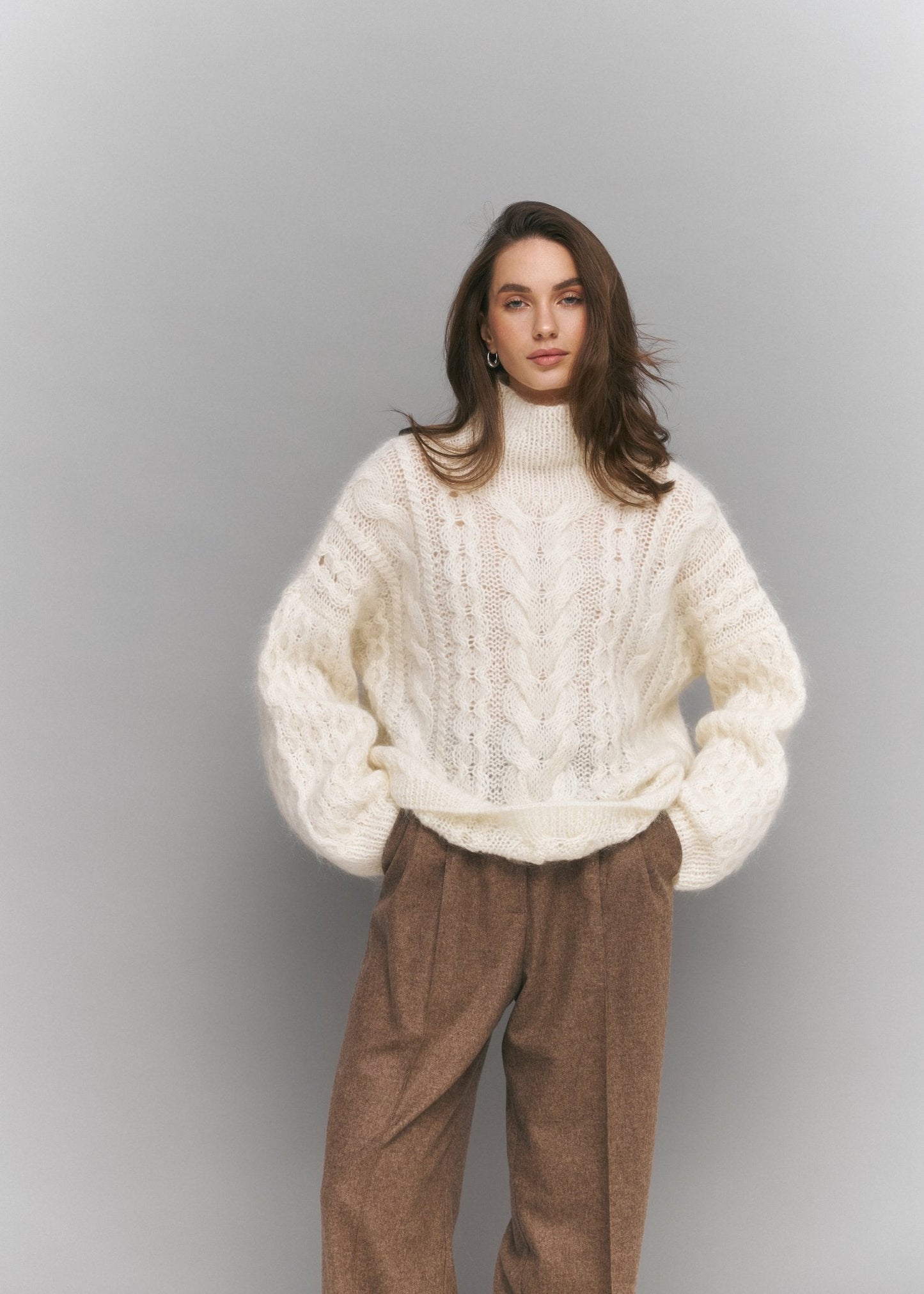 Handcrafted Kidmohair Cable - knit Turtleneck Sweater in White - NiSO