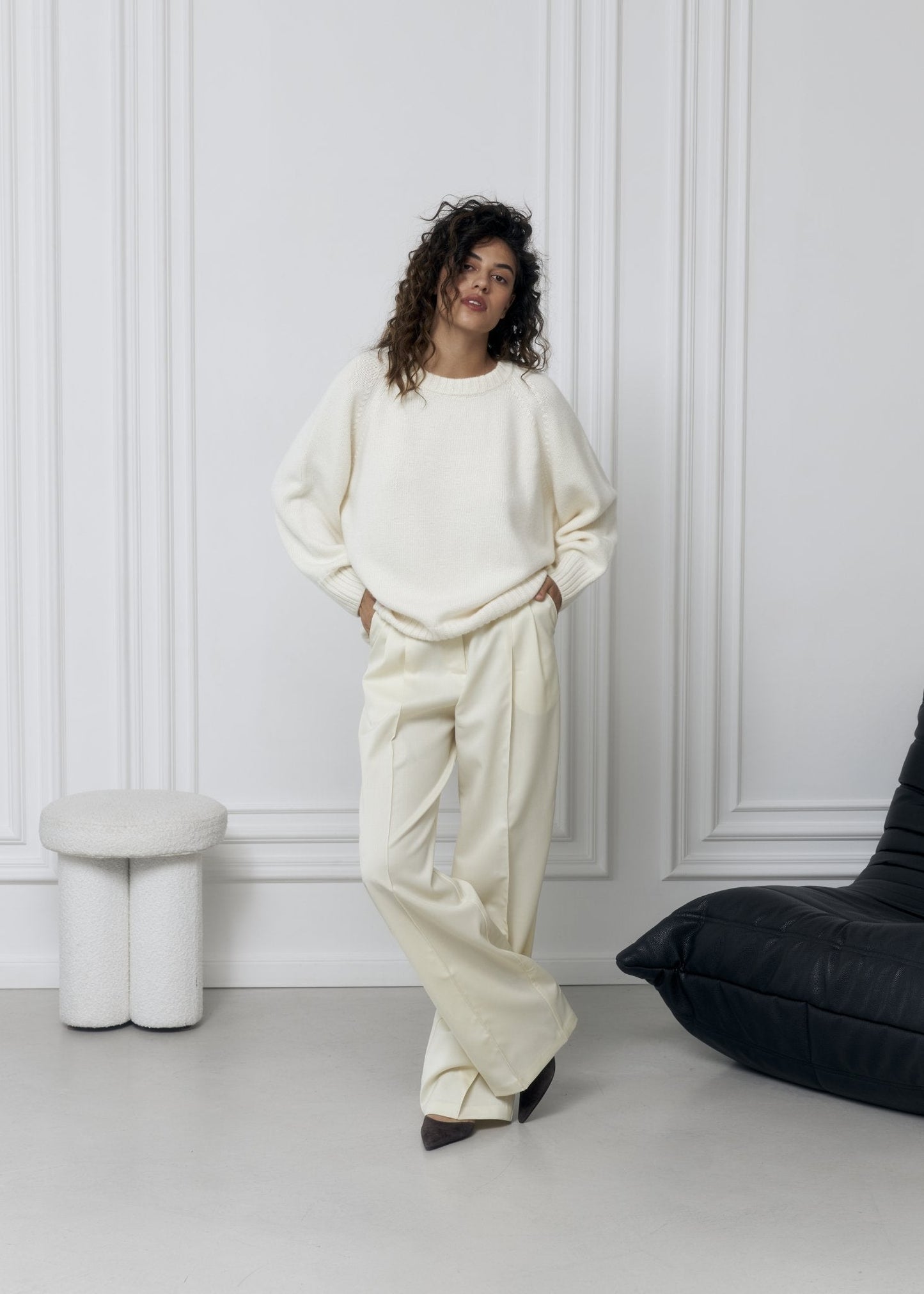 LYBID Crew - Neck Cashmere Sweater in White - NiSO