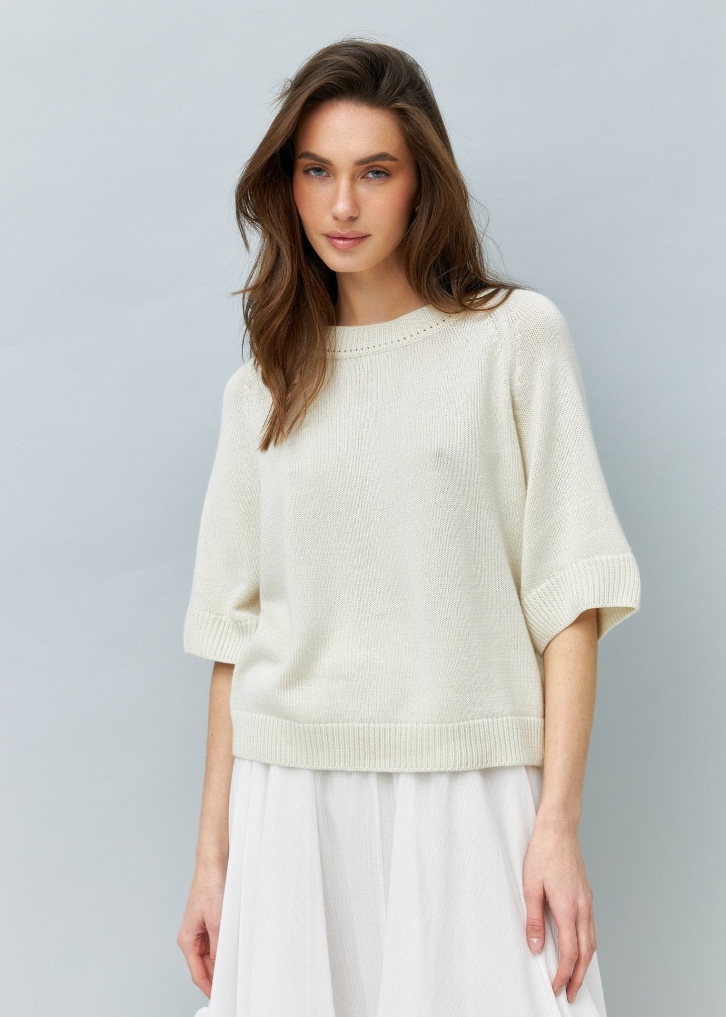 Lightweight 100% Cashmere T-Shirt in Ivory - NiSO