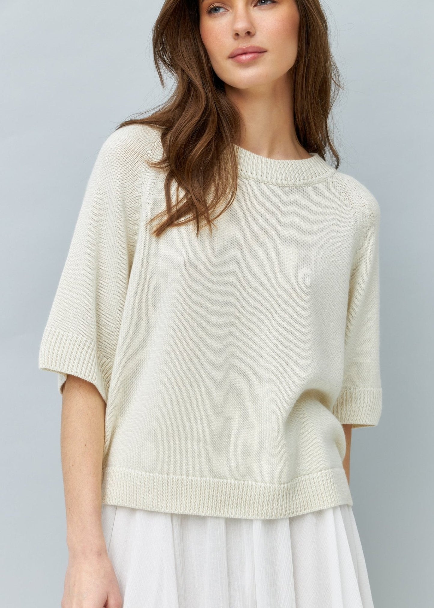 Lightweight 100% Cashmere T-Shirt in Ivory - NiSO