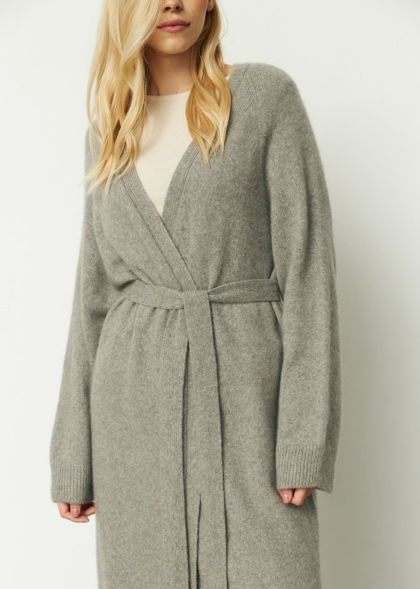 Long 100% Cashmere Cardigan with Belt in Gray - NiSO