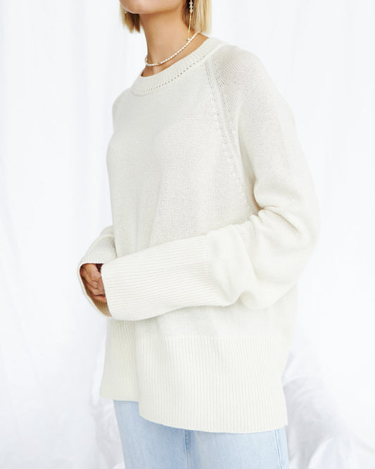 Crew - Neck 100% Cashmere Long Sweater in White - NiSO