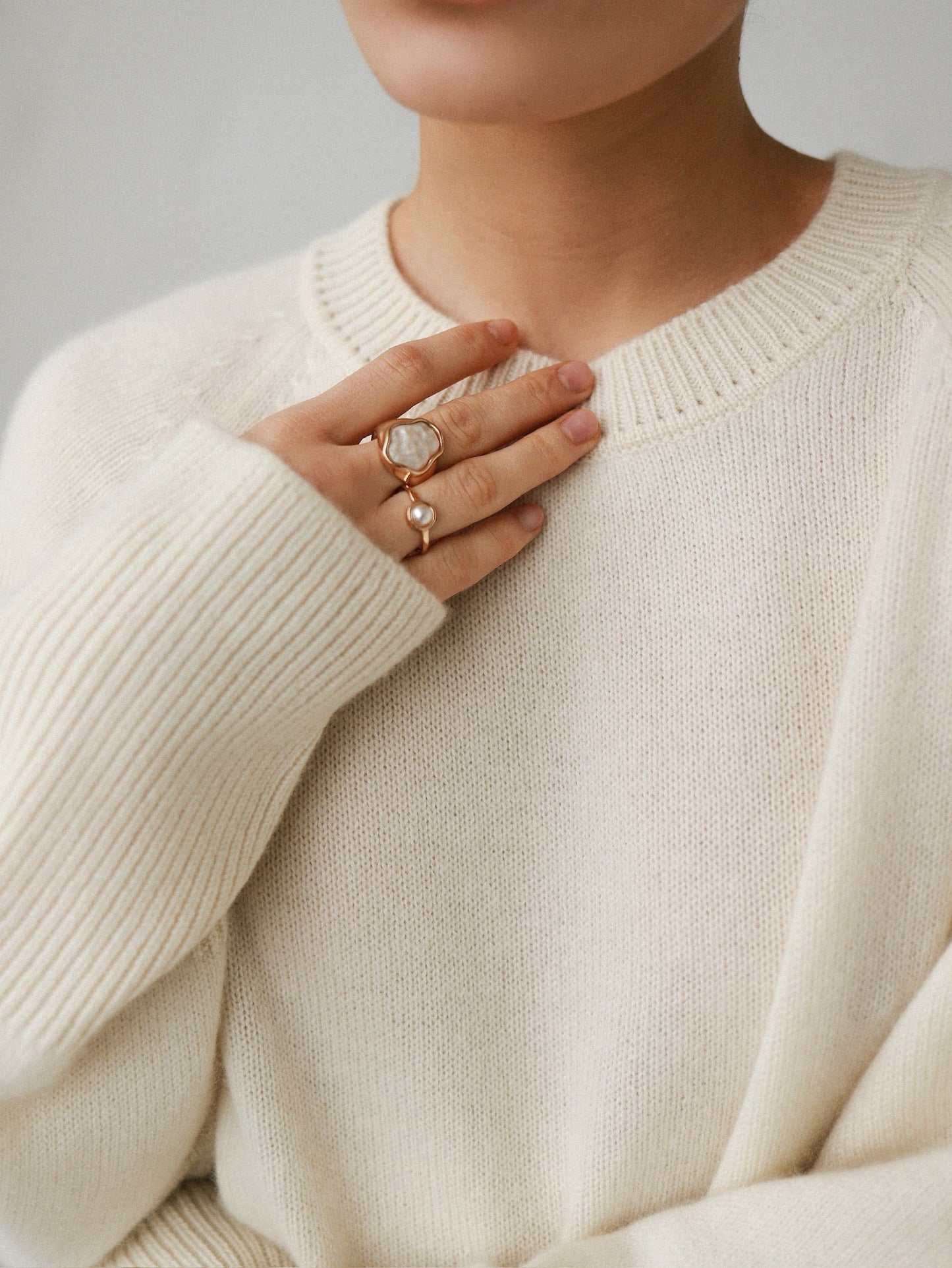Crew - Neck 100% Cashmere Long Sweater in White - NiSO