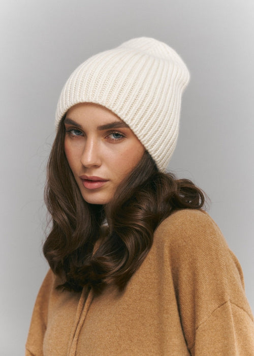 Luxurious Pure Cashmere Beanie in Sophisticated White - NiSO