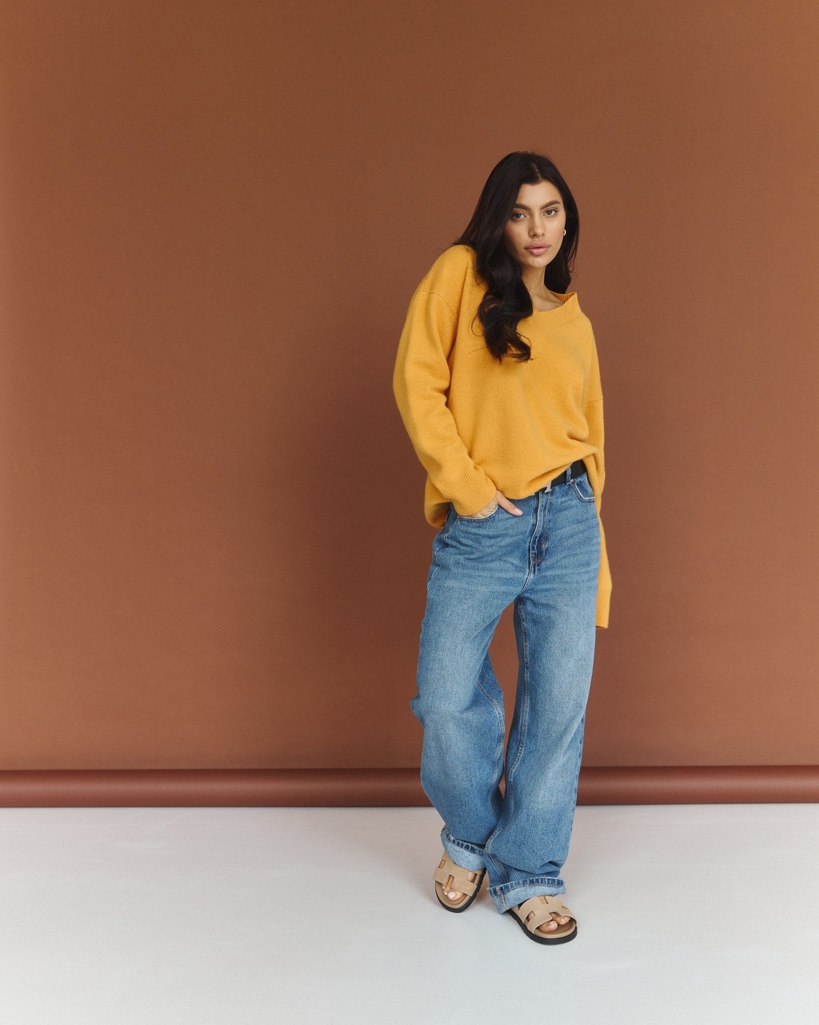 ZHADANA V - Neck Cashmere Sweater in Orange - NiSO