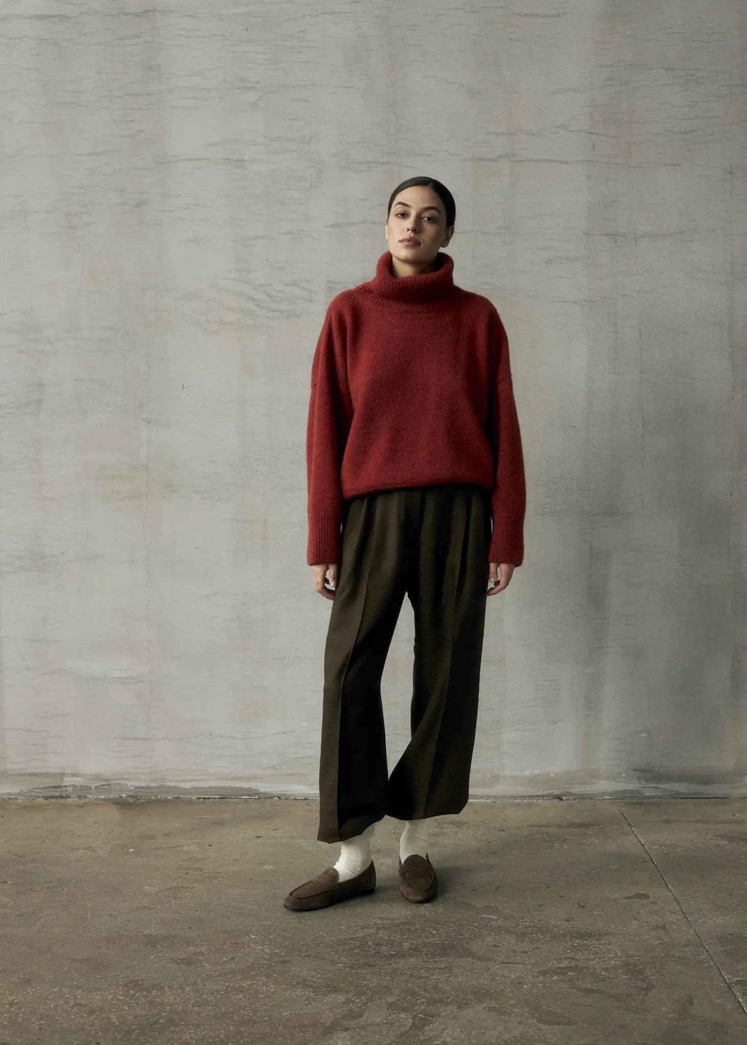 ZORIANA Turtle-Neck Cashmere Sweater in Dark Orange NiSO