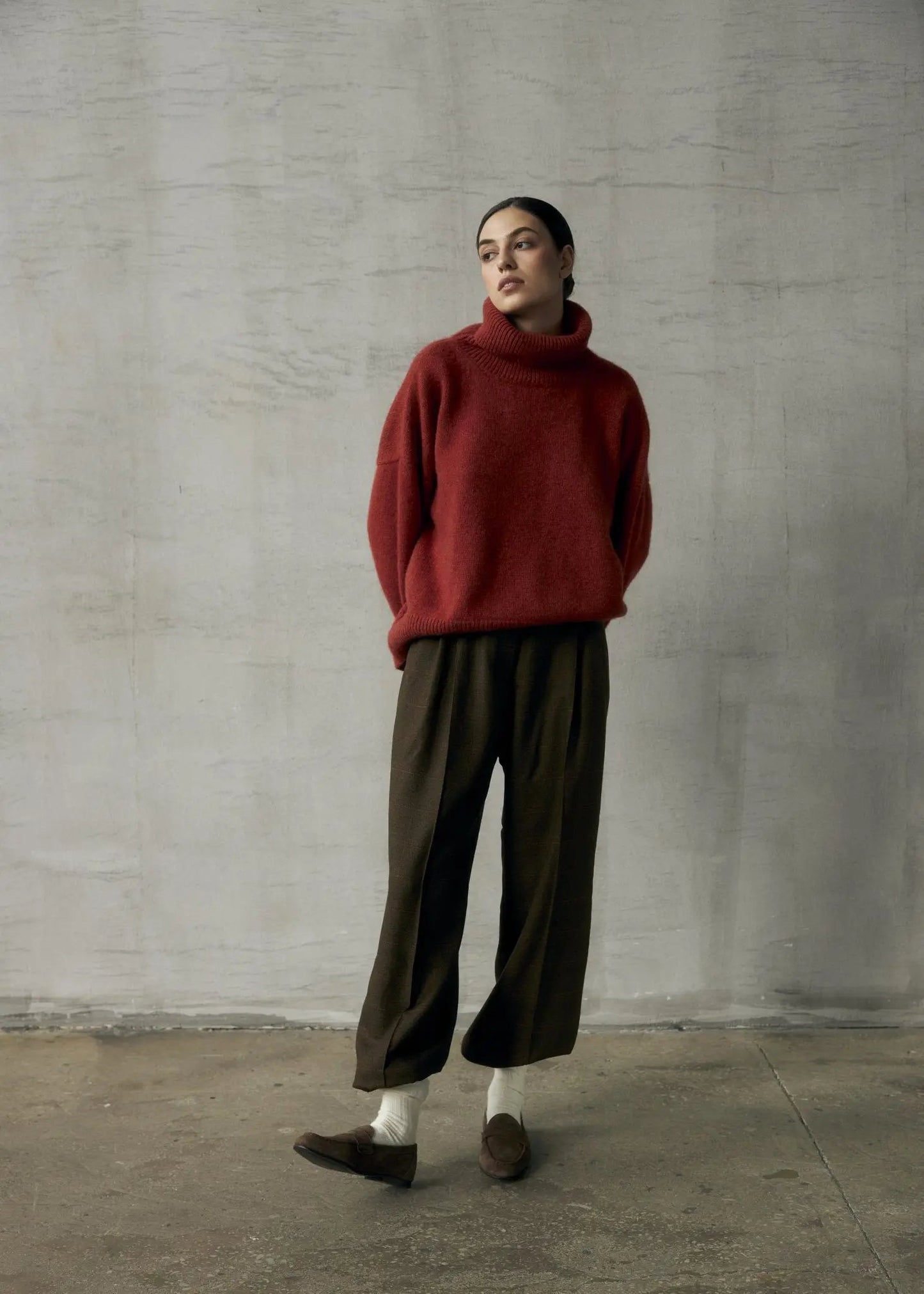 ZORIANA Turtle-Neck Cashmere Sweater in Dark Orange NiSO