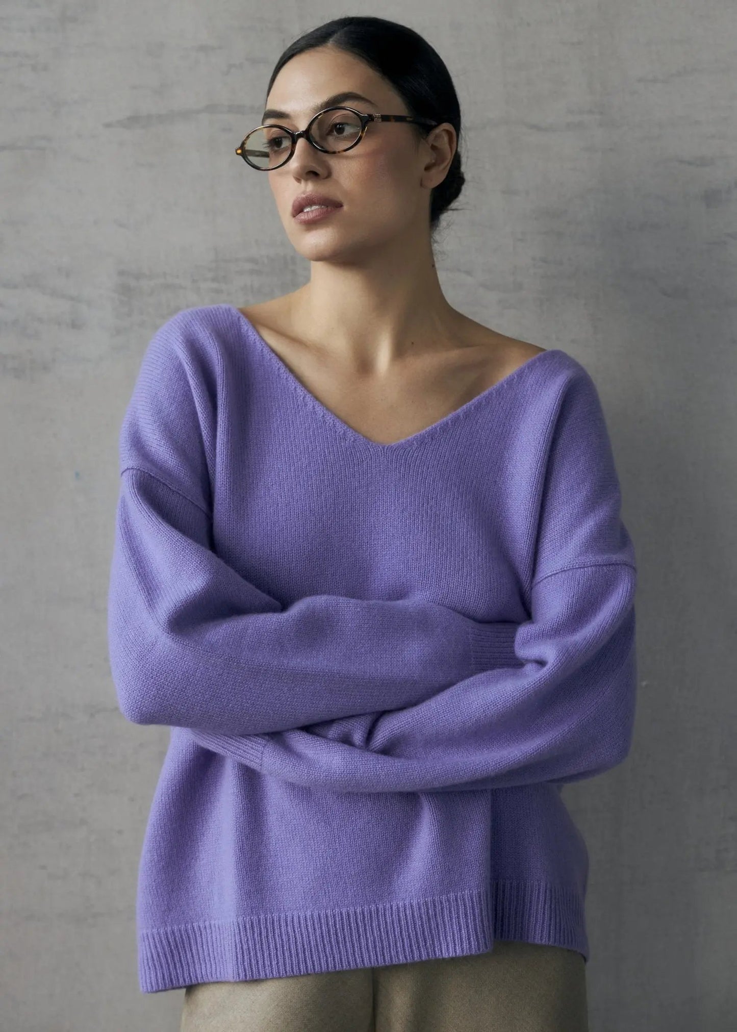 ZHADANA V-Neck Cashmere Sweater in Lavender NiSO