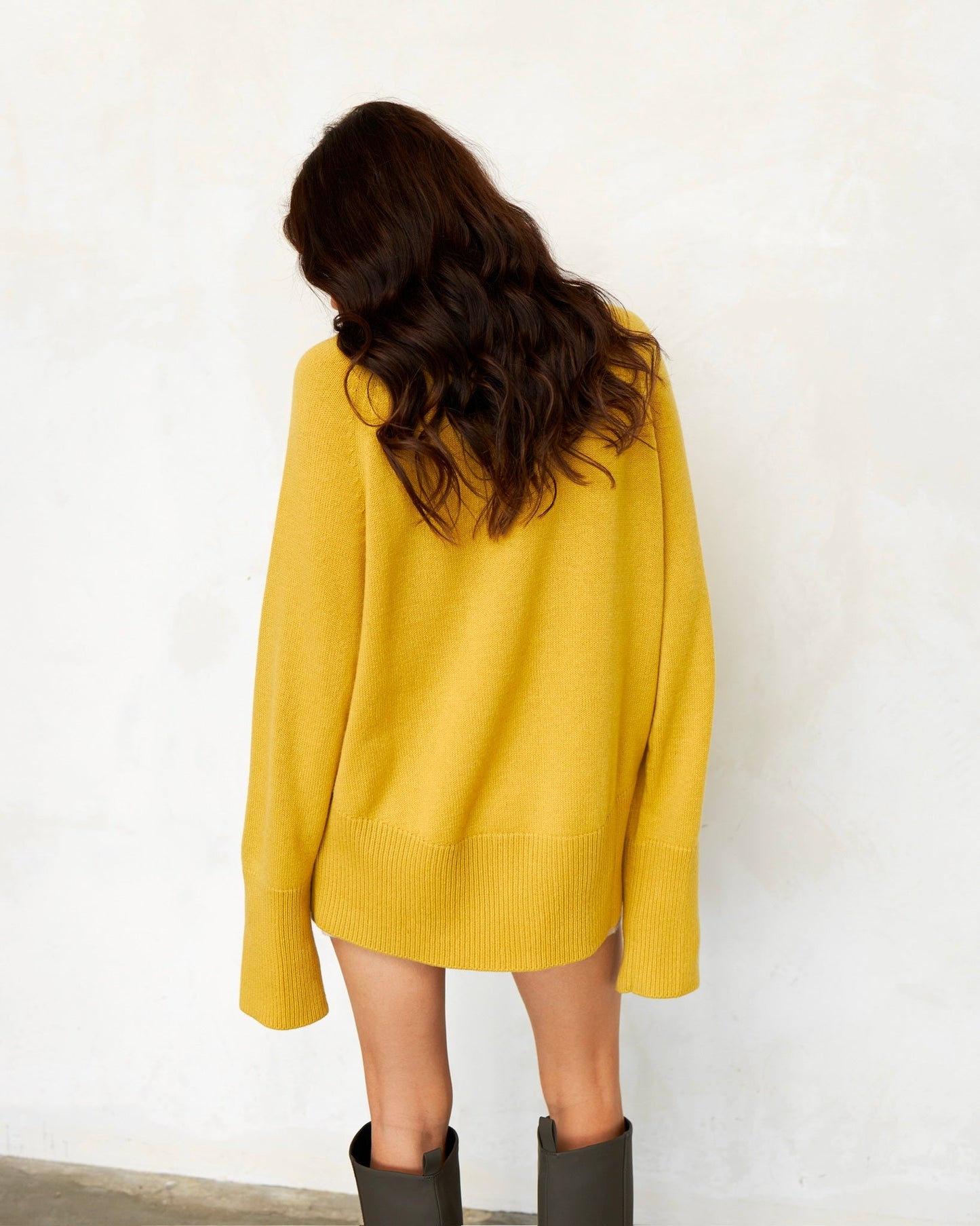 Crew - Neck 100% Cashmere Long Sweater in Yellow - NiSO