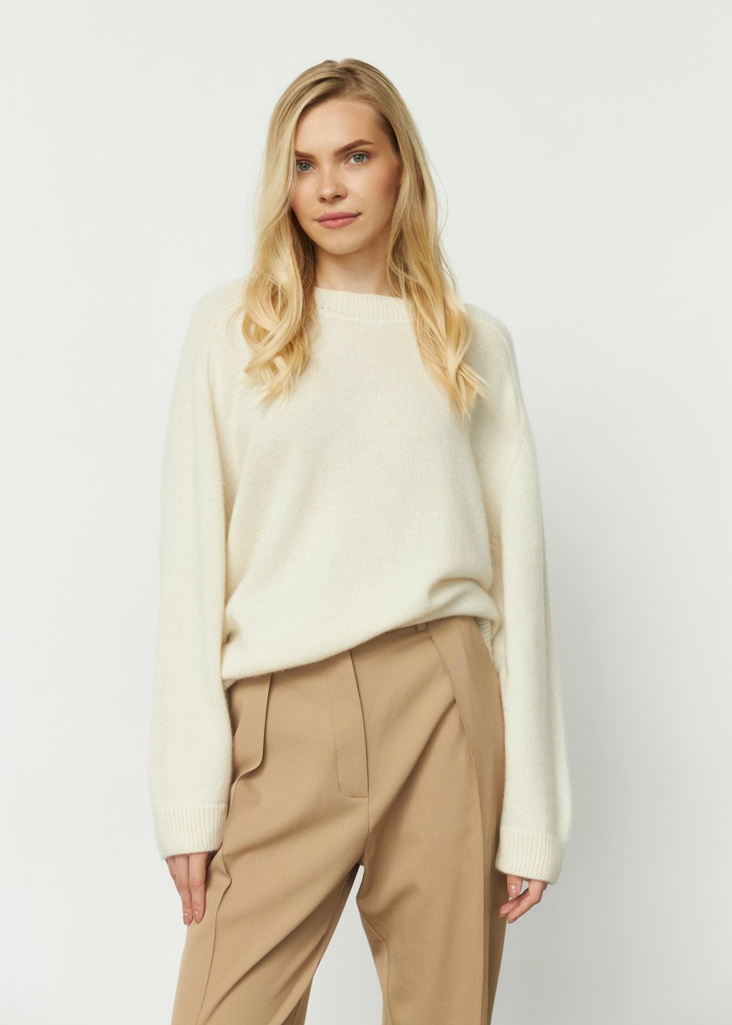 DZVINKA Crew - Neck Cashmere Sweater in White - NiSO