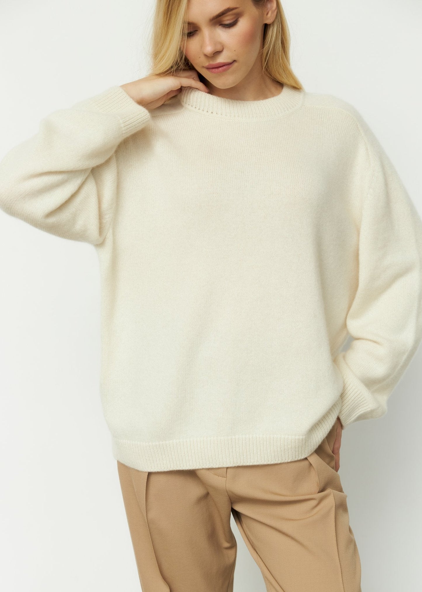 DZVINKA Crew - Neck Cashmere Sweater in White - NiSO