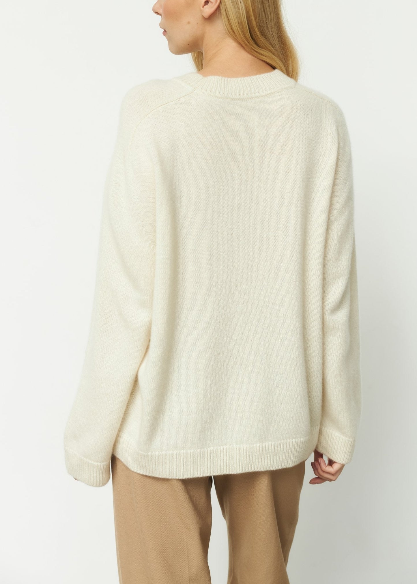 DZVINKA Crew - Neck Cashmere Sweater in White - NiSO