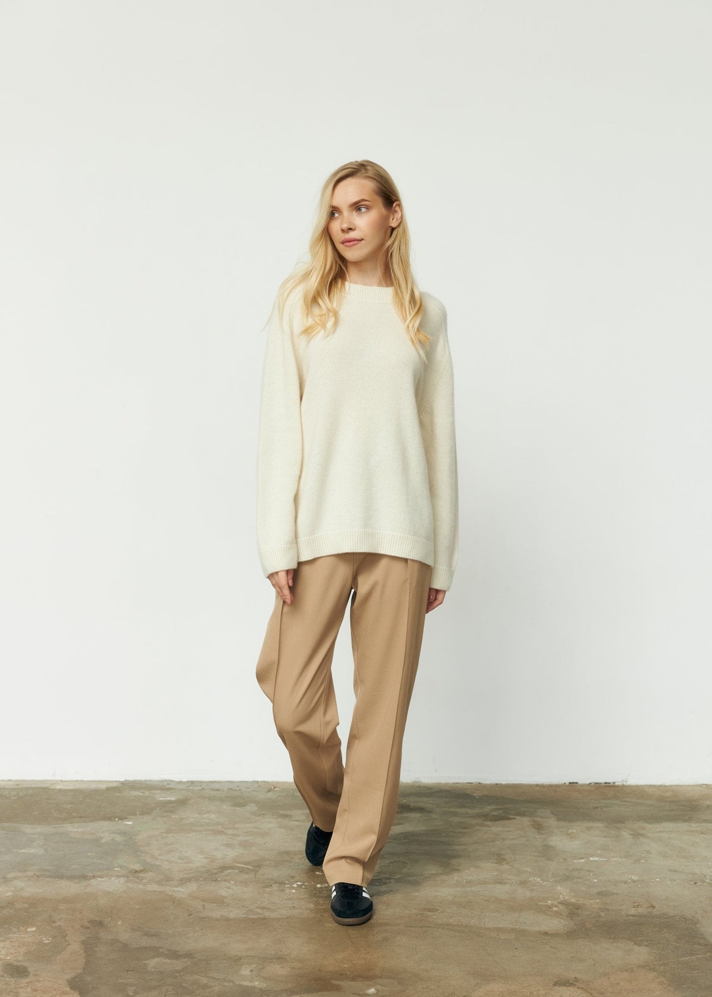 DZVINKA Crew - Neck Cashmere Sweater in White - NiSO