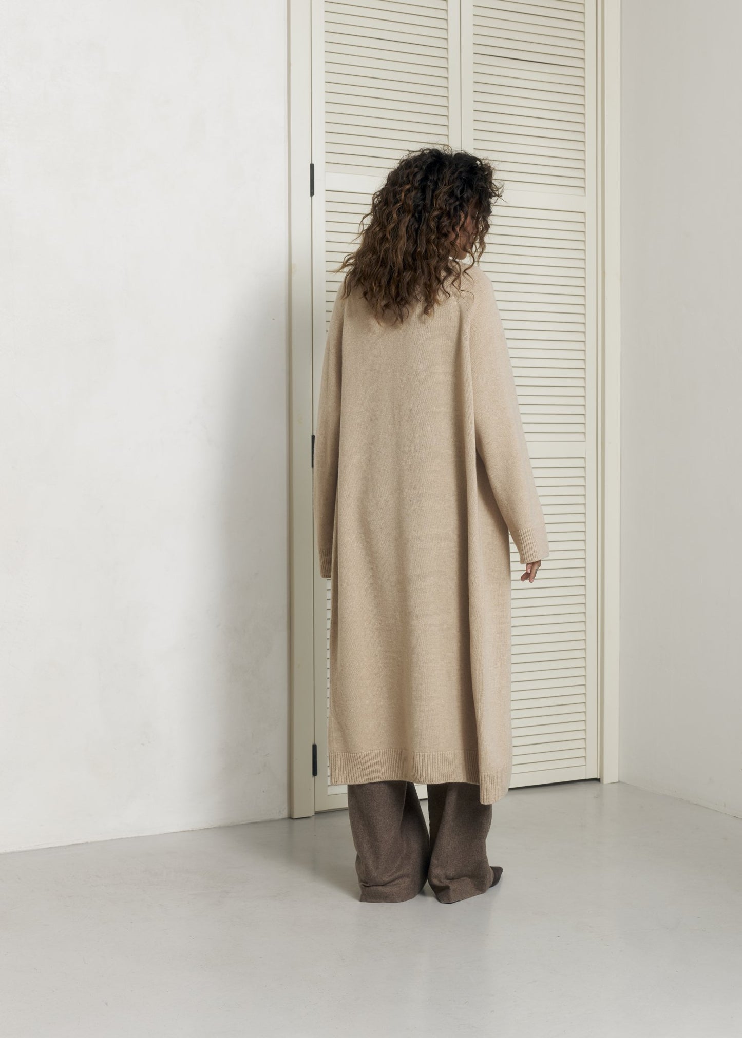 Long Cashmere Cardigan with Belt in Beige