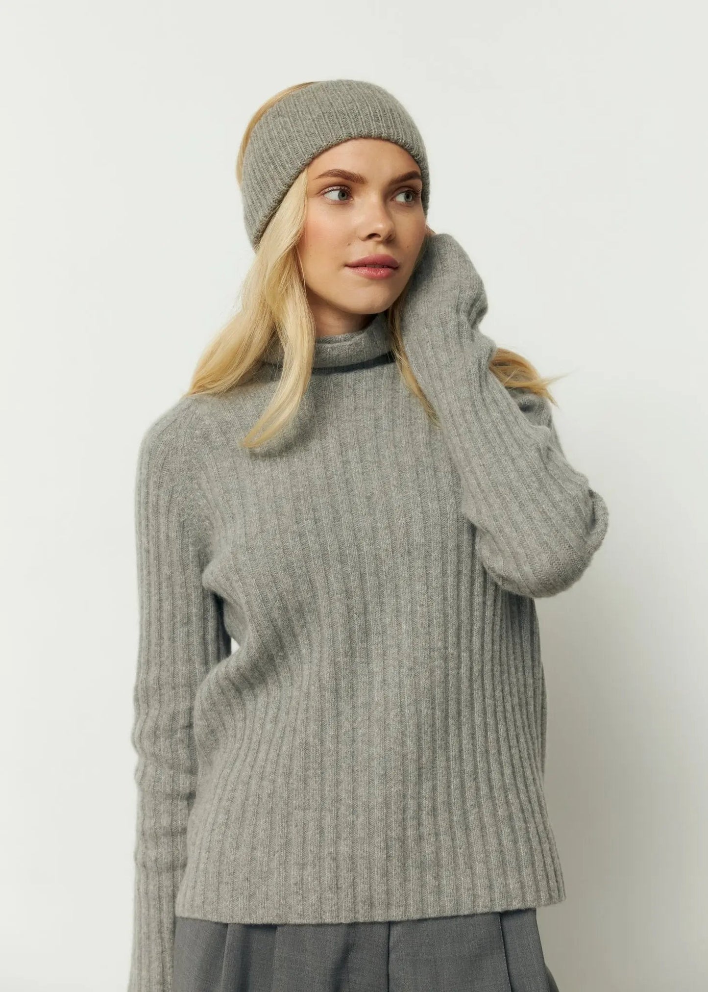 Cashmere Headband in Gray - NiSO