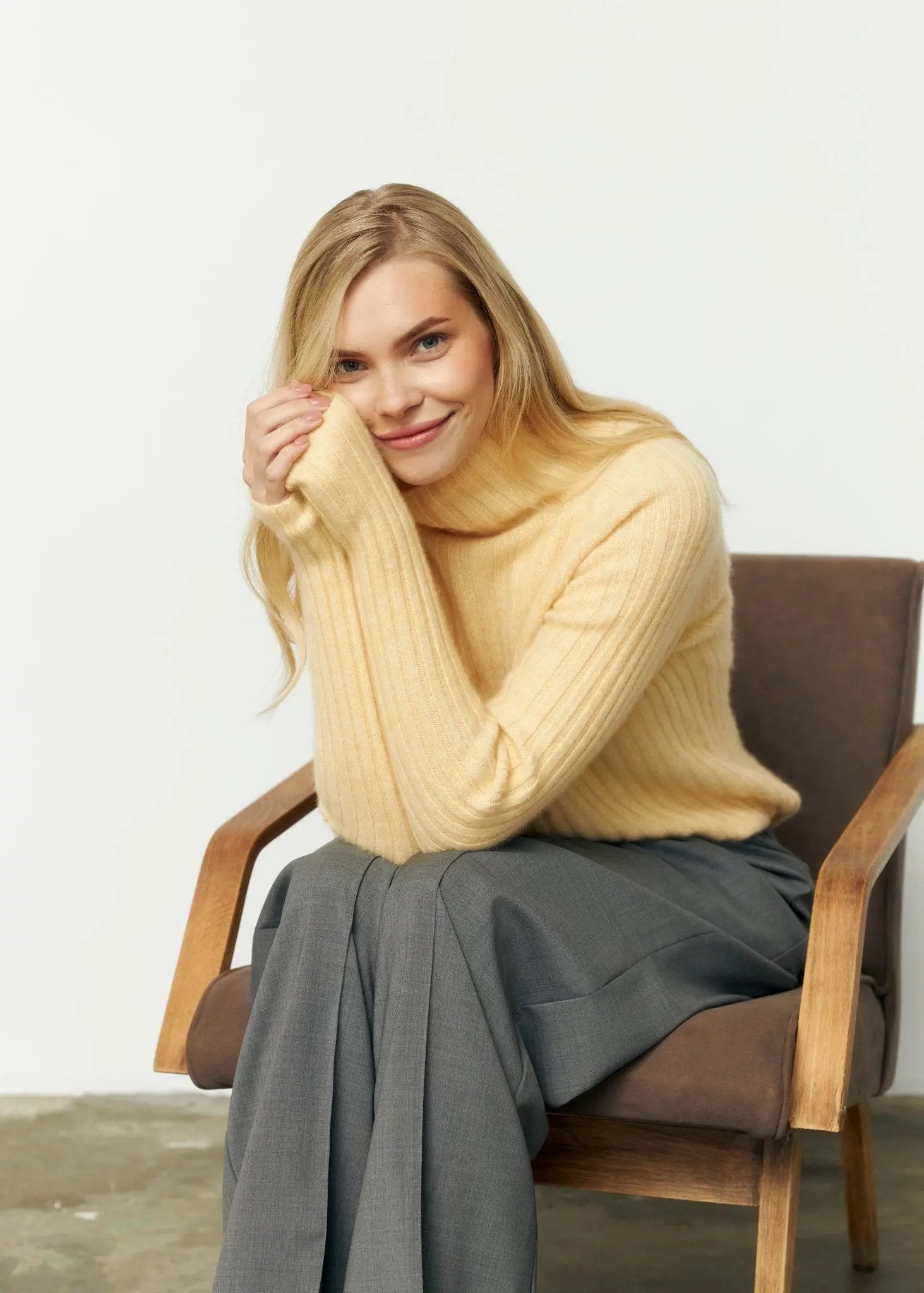 LILEYA Cashmere Sweater in Yellow - NiSO