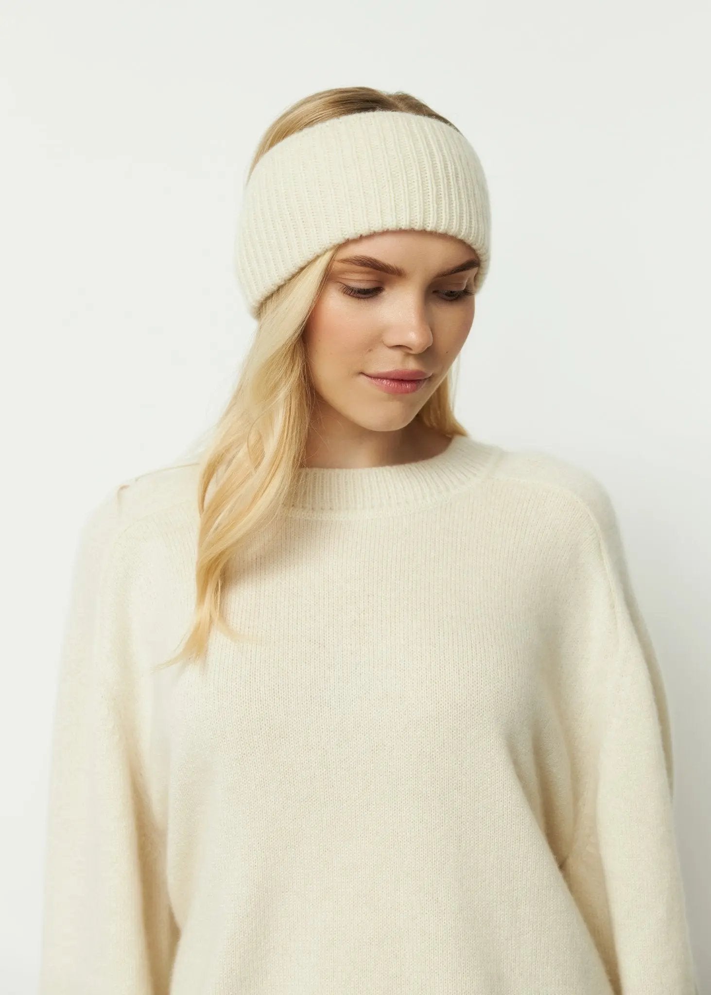 Cashmere Headband in White NiSO