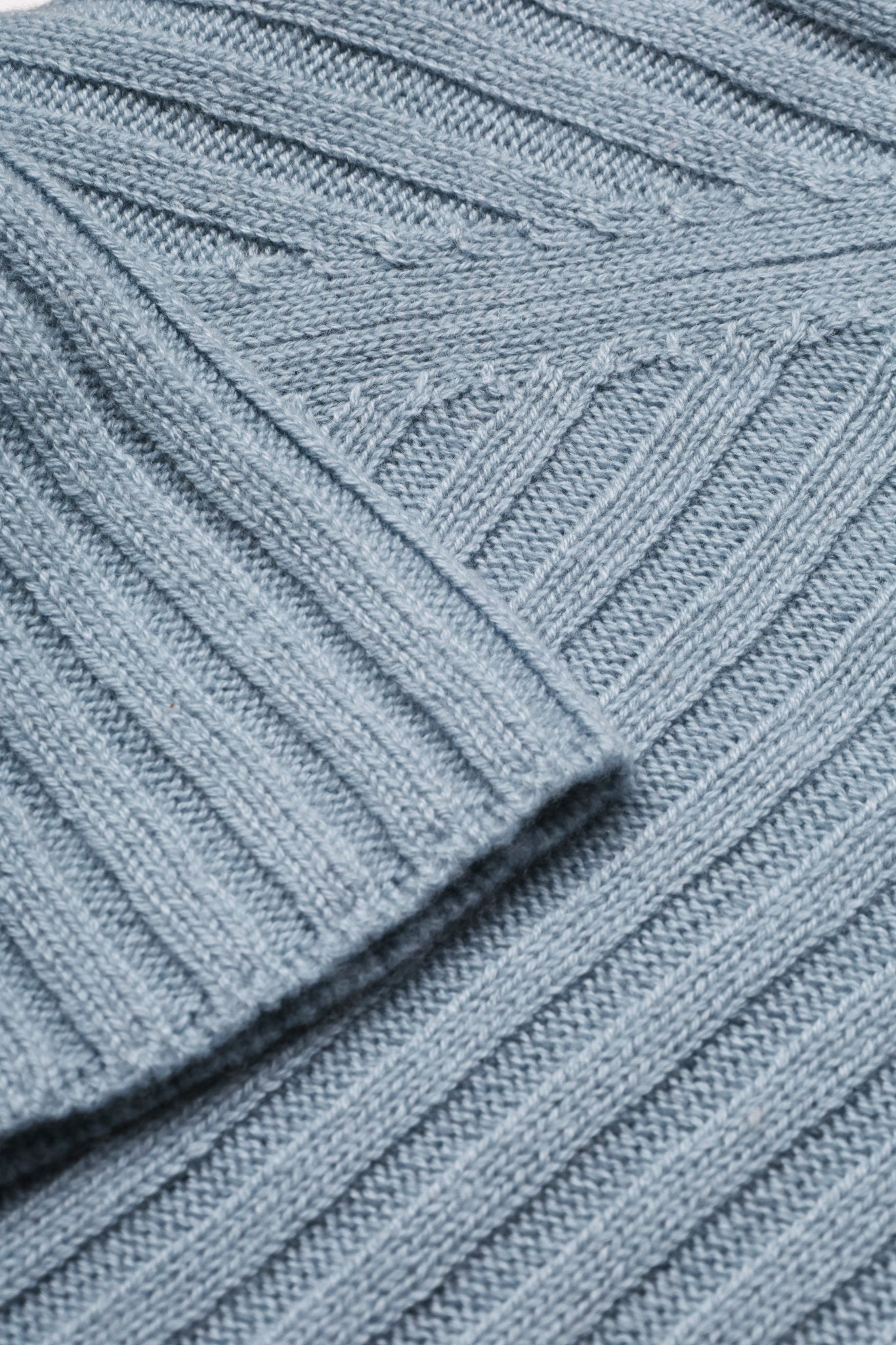 LILEYA Cashmere Sweater in Blue NiSO