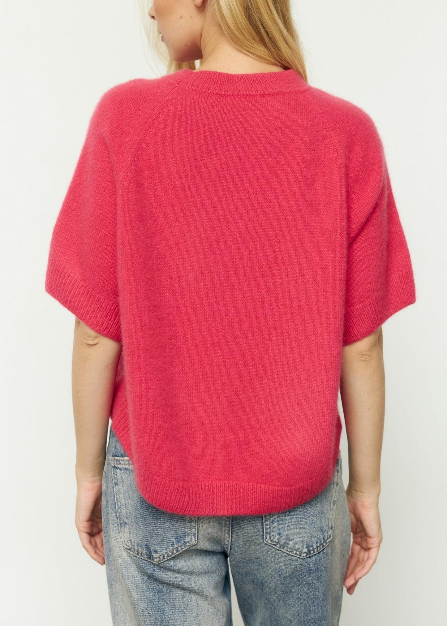 Lightweight Cashmere T-Shirt in Raspberry - NiSO