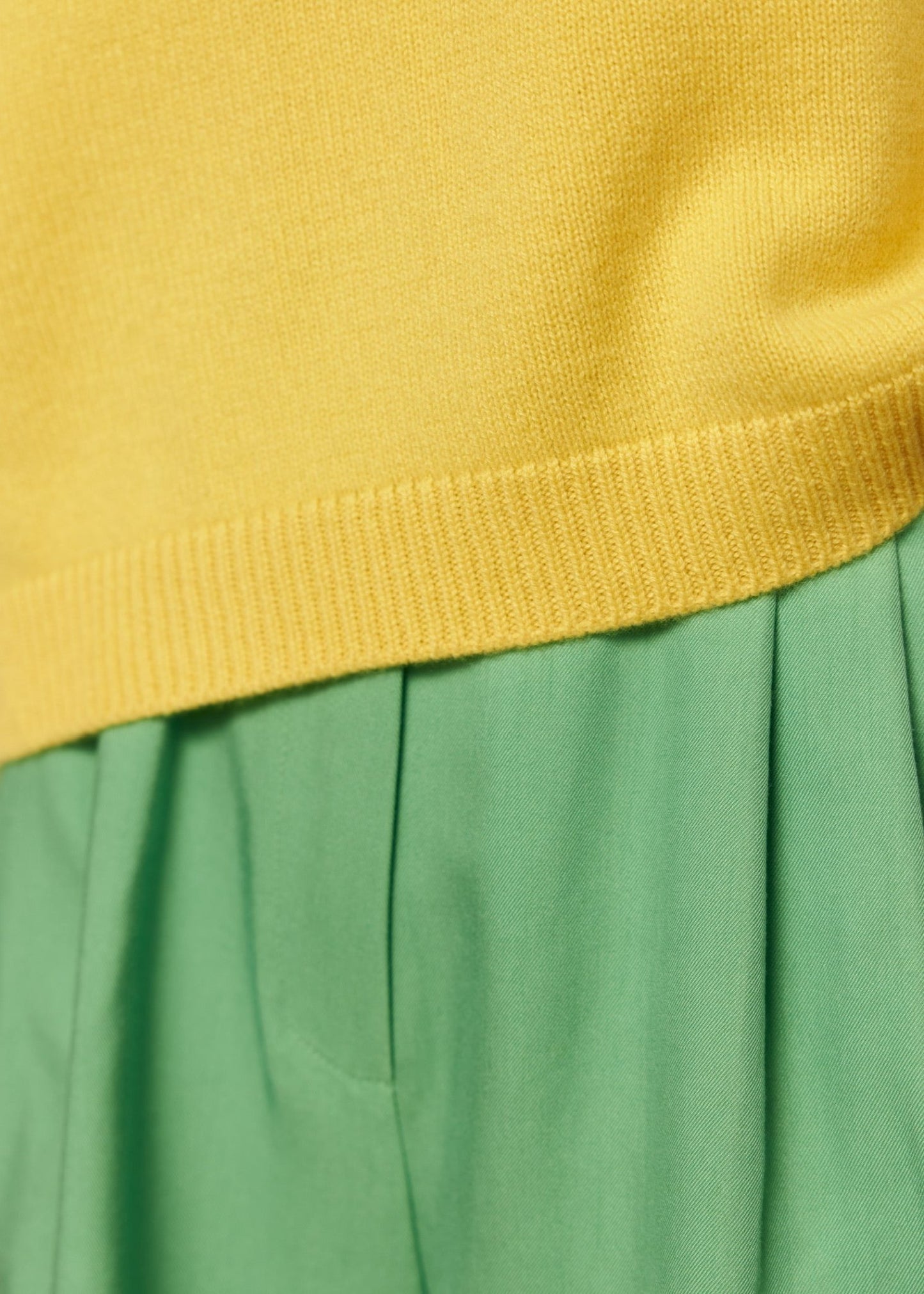 Lightweight Cashmere T-Shirt in Yellow - NiSO
