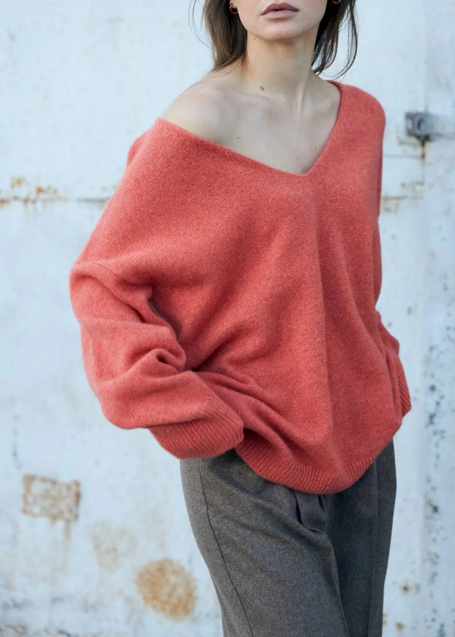 ZHADANA V-Neck Cashmere Sweater in Red Melange NiSO