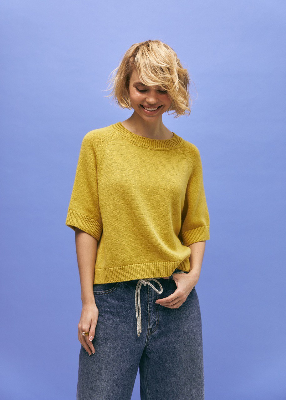 Lightweight Cashmere T-Shirt in Yellow