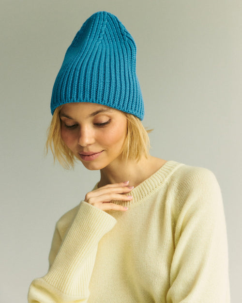 Pure Cashmere Beanie in Bright Blue - NiSO