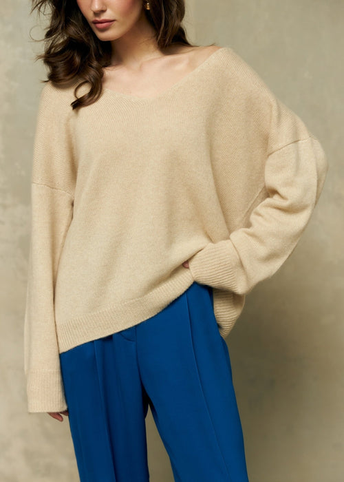 V - Neck 100% Cashmere Sweater in Beige - NiSO