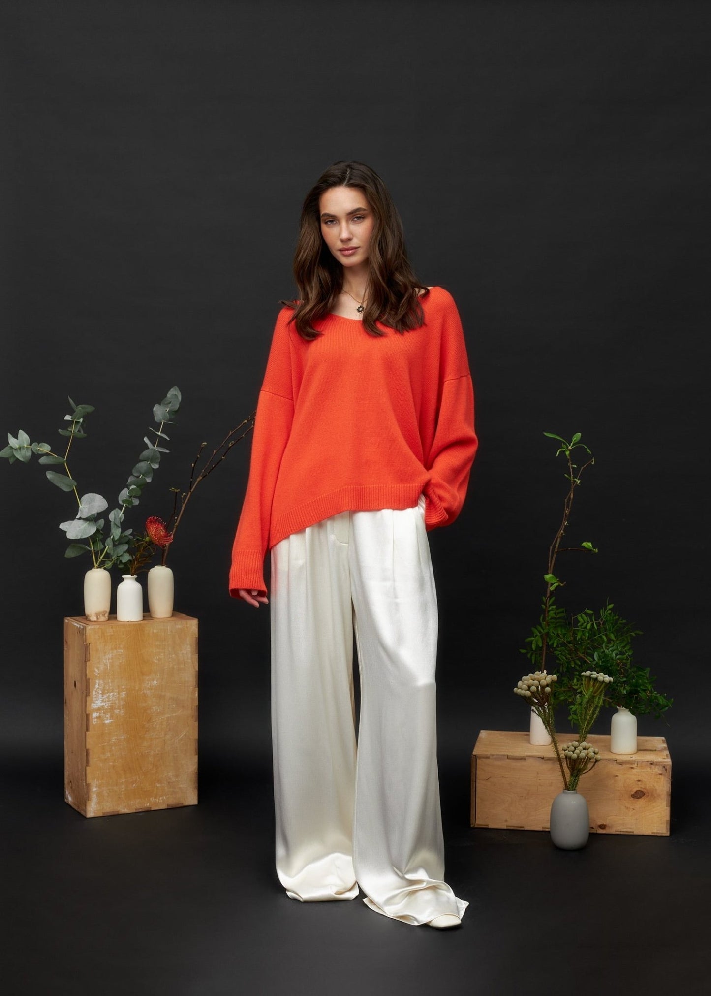 V - Neck 100% Cashmere Sweater in Orange - NiSO