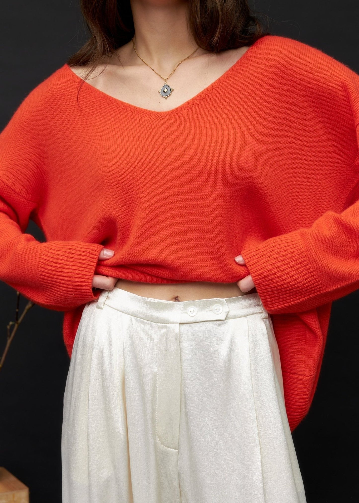 V - Neck 100% Cashmere Sweater in Orange - NiSO