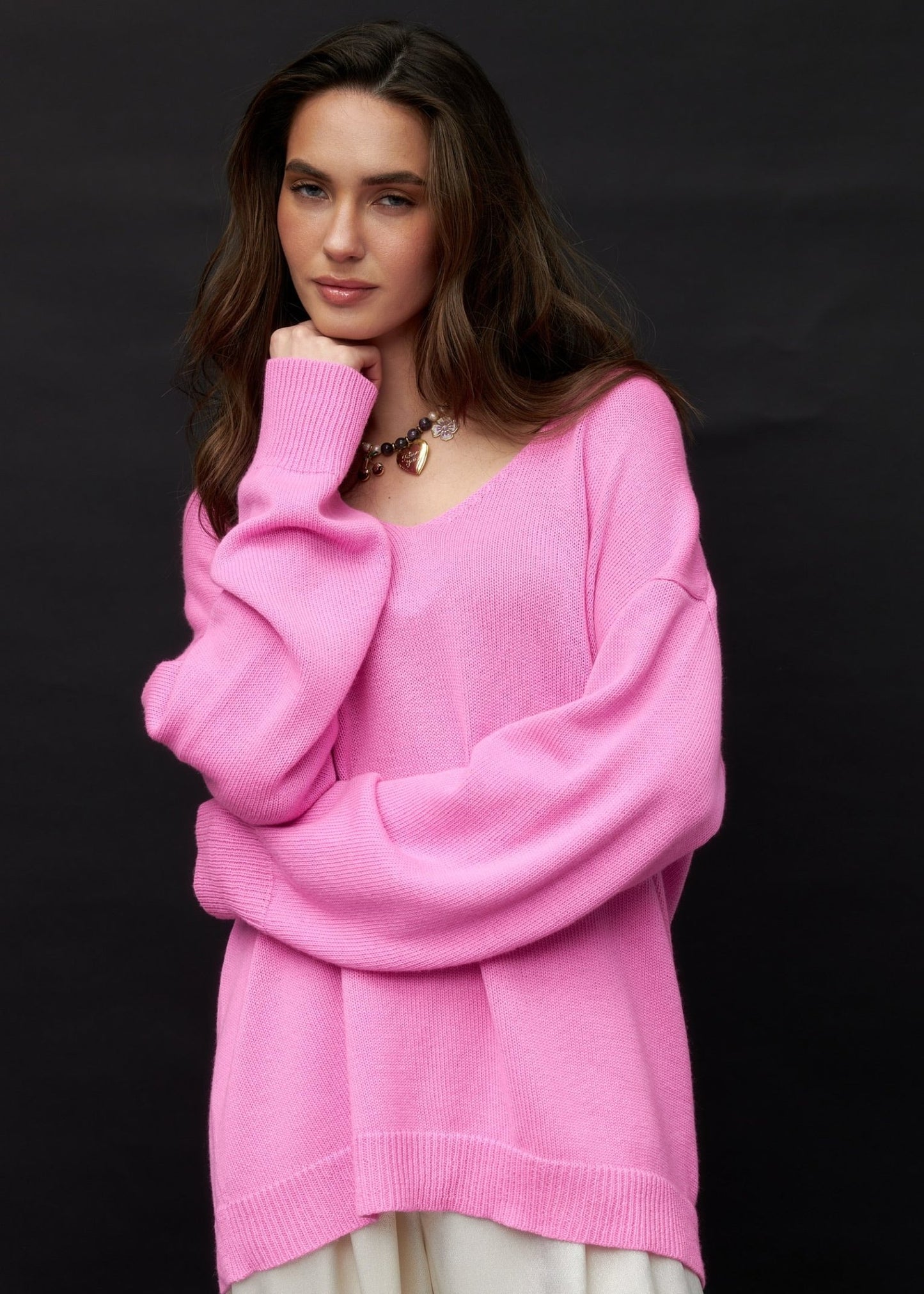 V - Neck 100% Cashmere Sweater in Pink - NiSO
