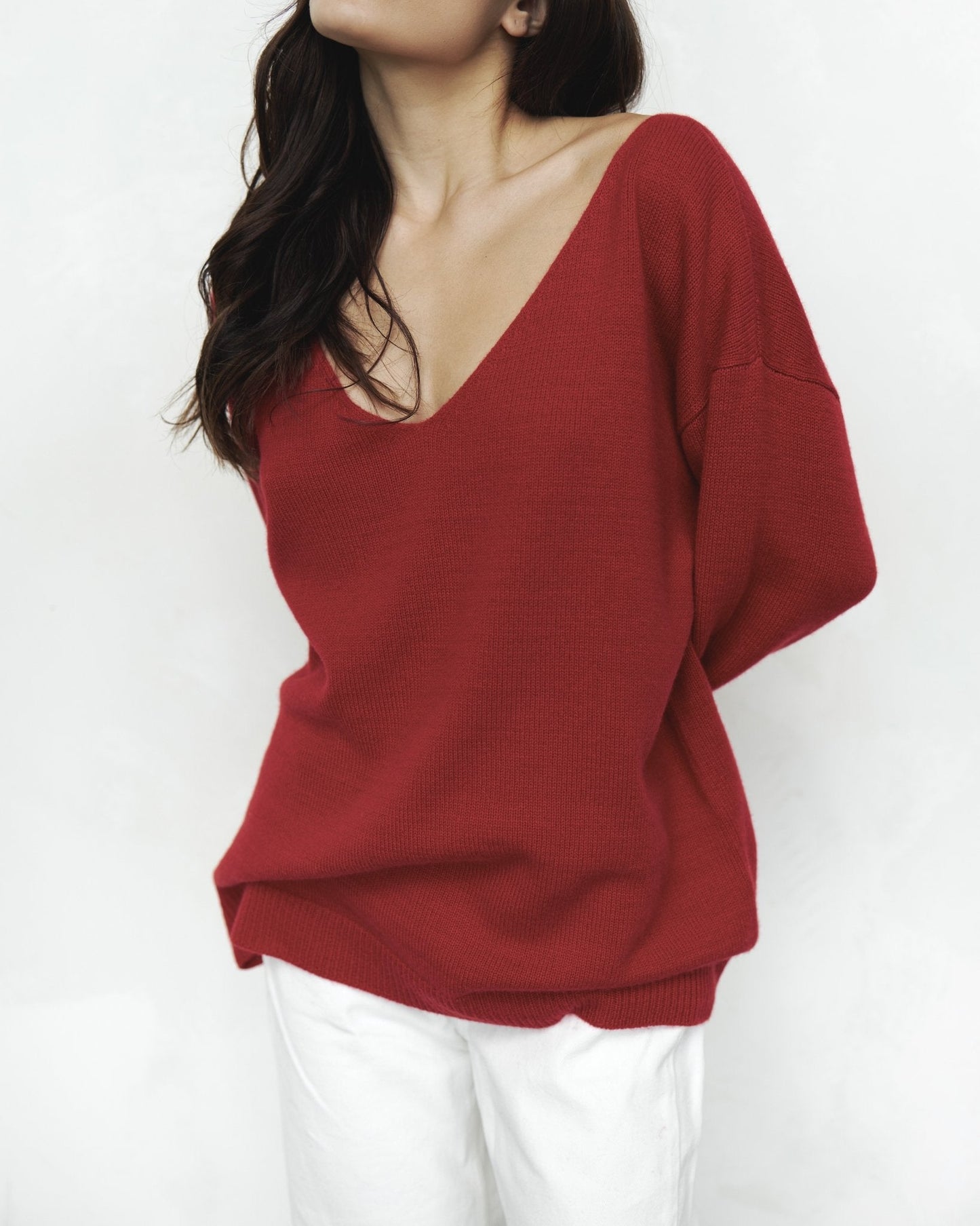 ZHADANA V - Neck Cashmere Sweater in Red - NiSO