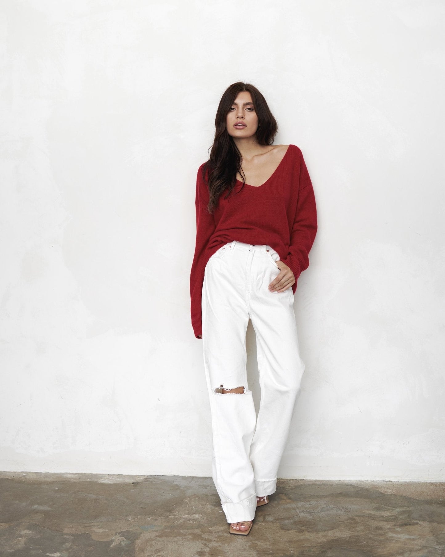 ZHADANA V - Neck Cashmere Sweater in Red - NiSO