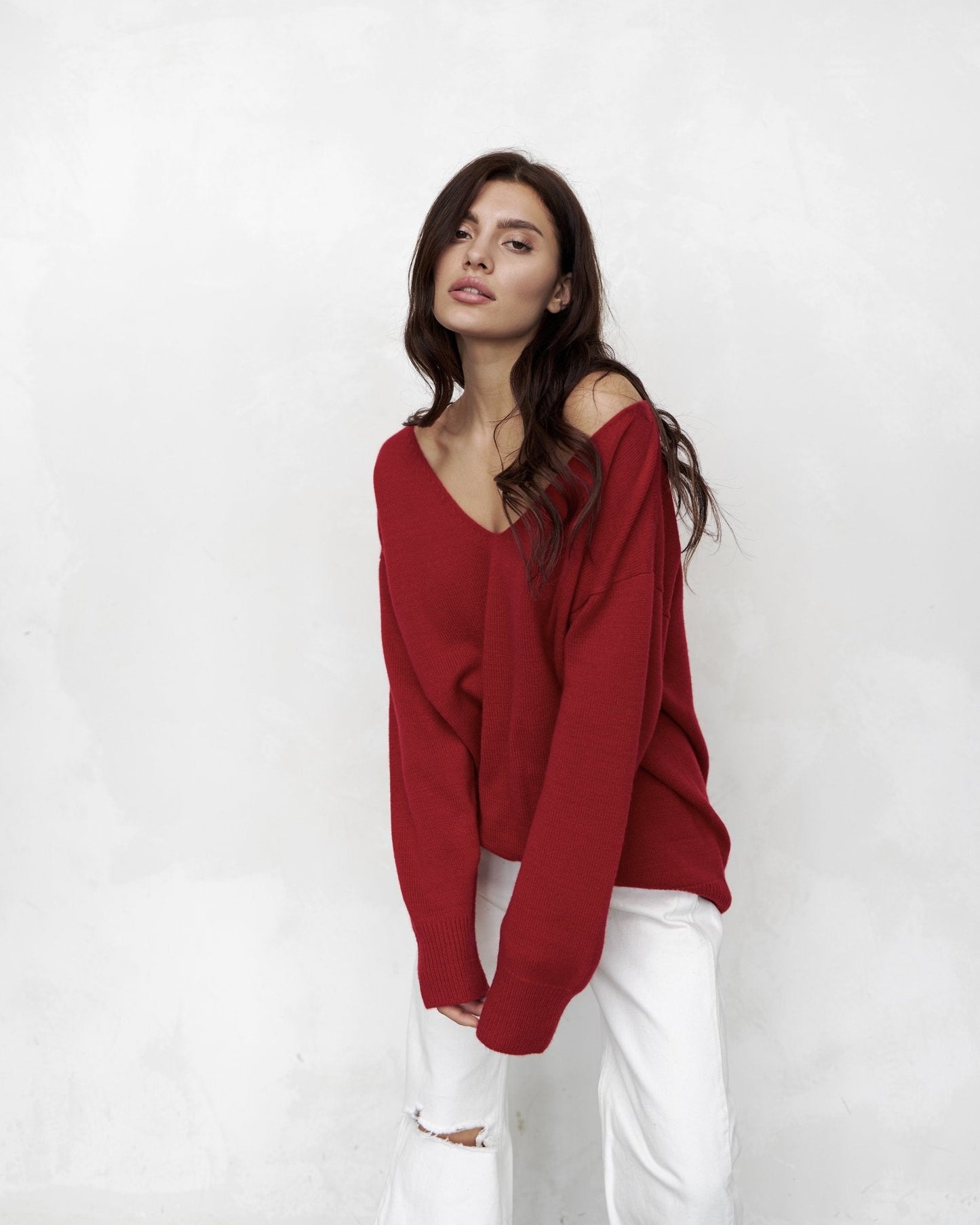 ZHADANA V - Neck Cashmere Sweater in Red - NiSO