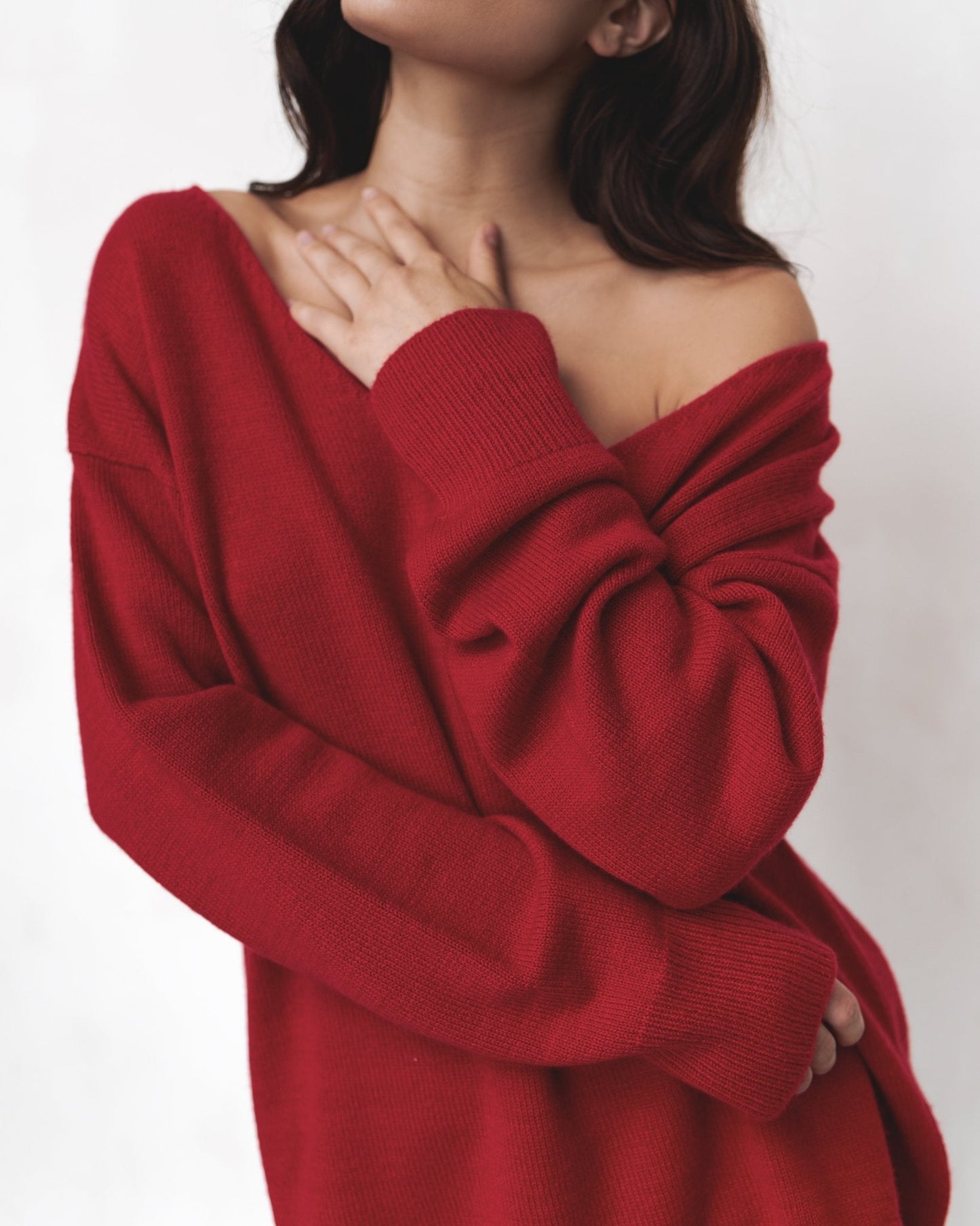 ZHADANA V - Neck Cashmere Sweater in Red - NiSO