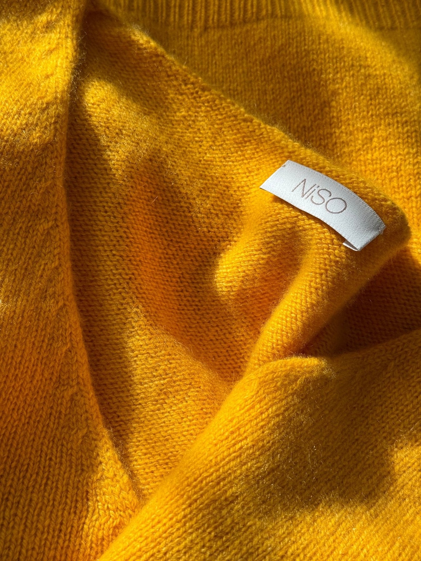 ZHADANA V-Neck Cashmere Sweater in Yellow NiSO