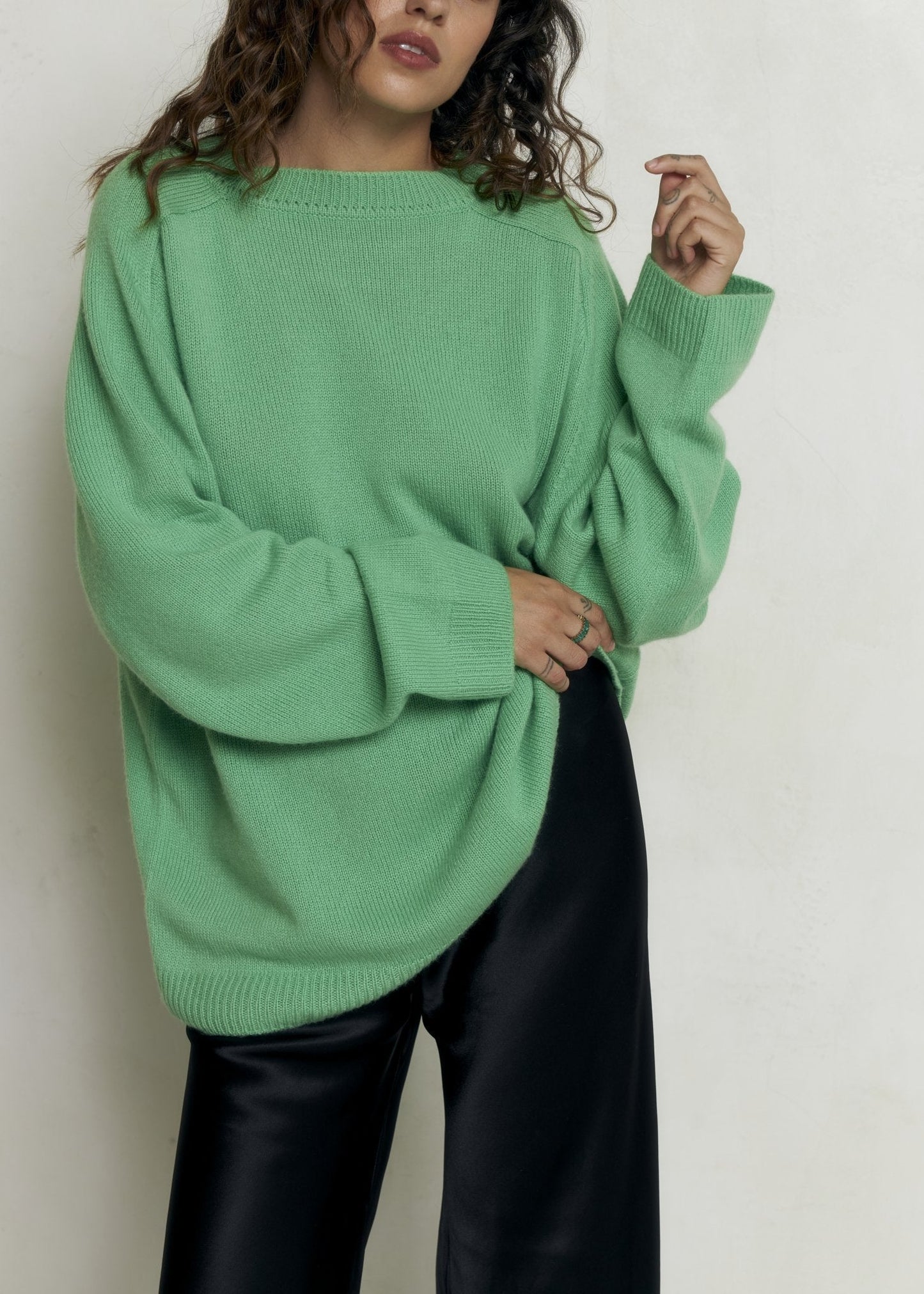DZVINKA Crew - Neck Cashmere Sweater in Green - NiSO
