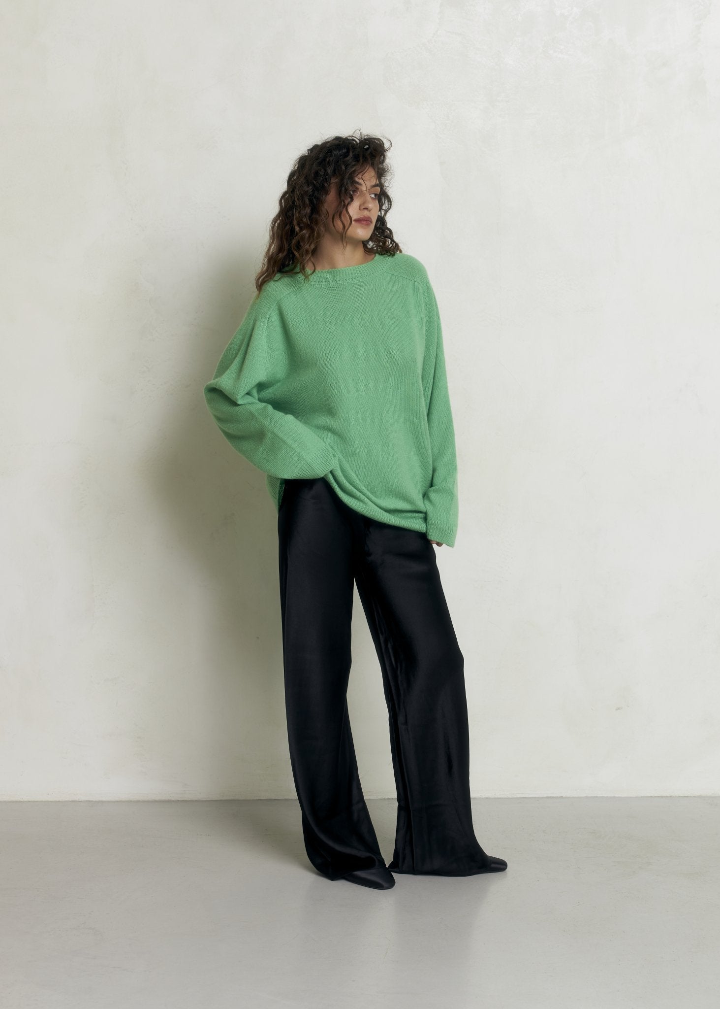 DZVINKA Crew - Neck Cashmere Sweater in Green - NiSO