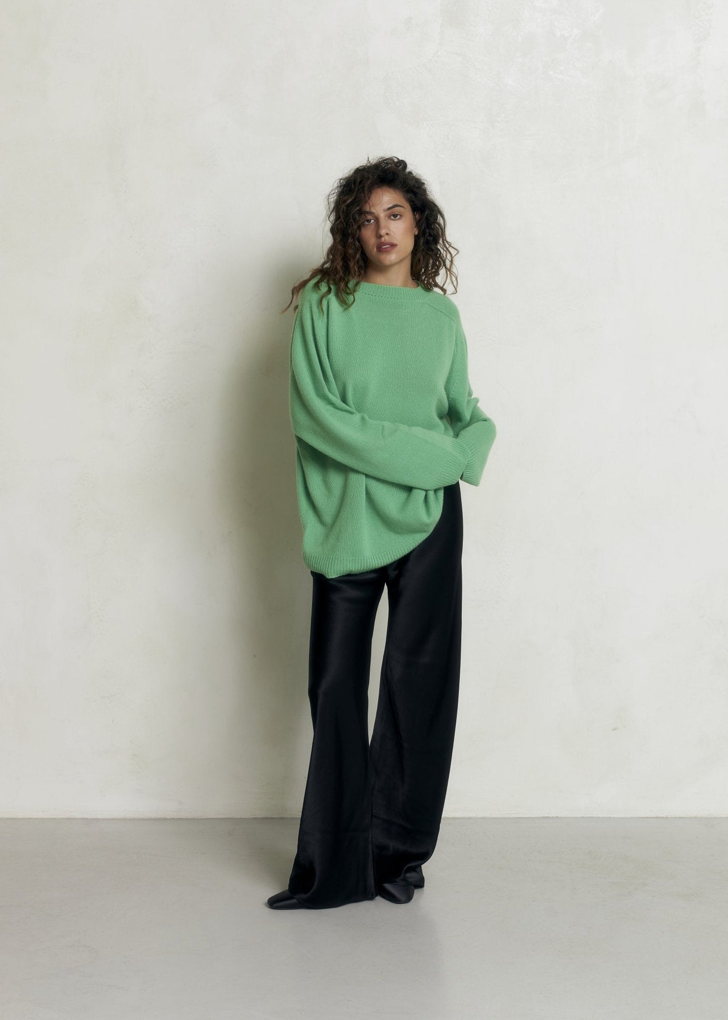 DZVINKA Crew - Neck Cashmere Sweater in Green - NiSO