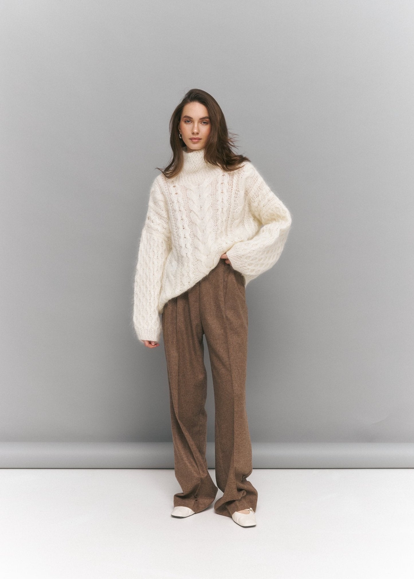 Handcrafted Kidmohair Cable - knit Turtleneck Sweater in White - NiSO