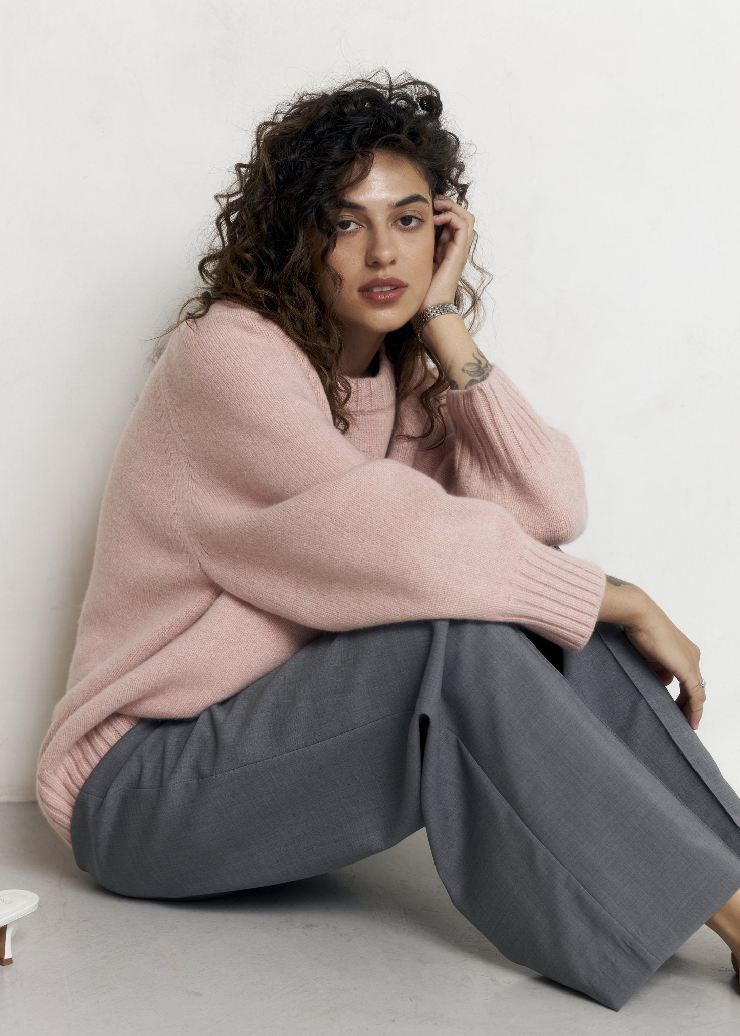 LYBID Crew - Neck Cashmere Sweater in Light Pink - NiSO