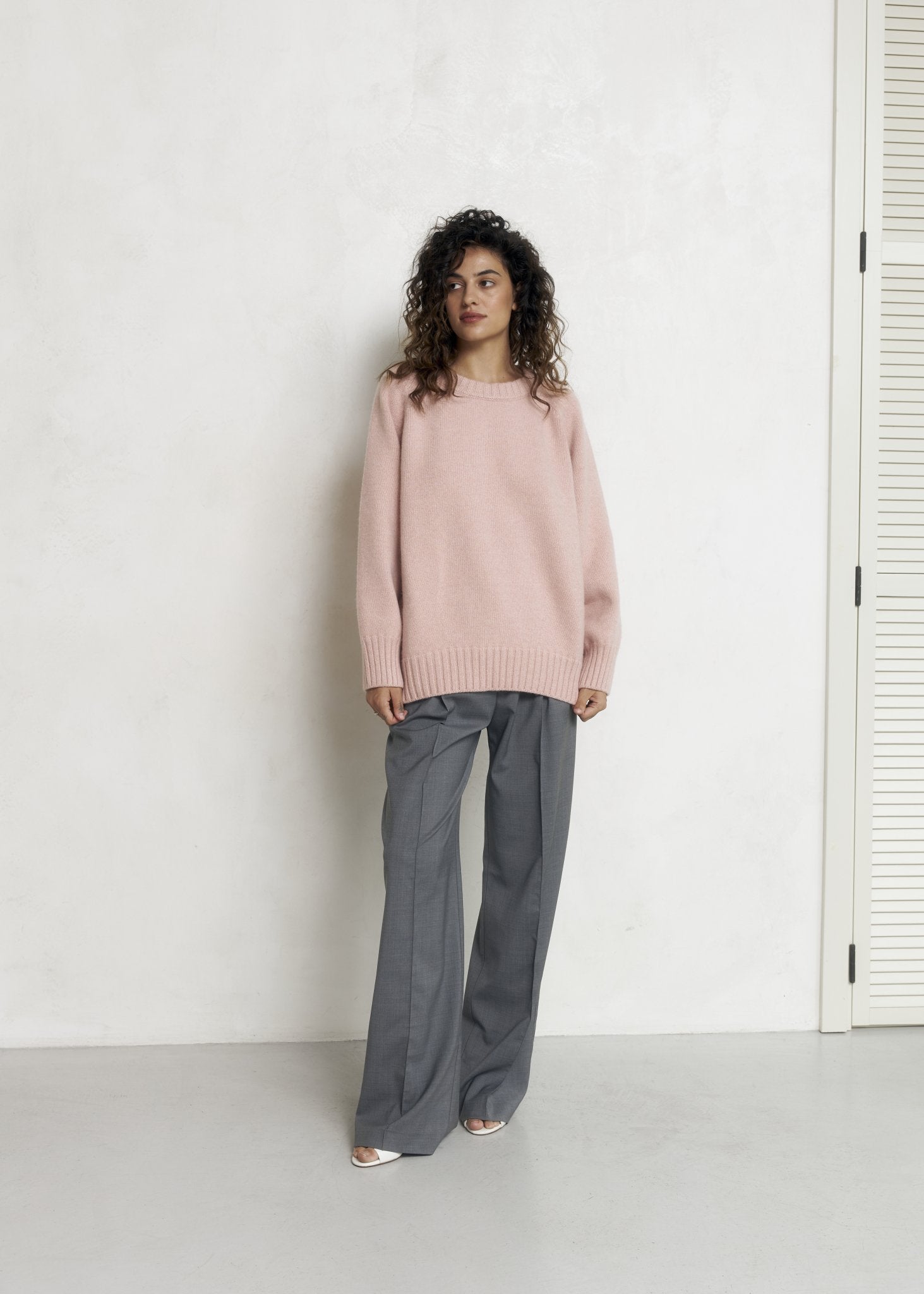 LYBID Crew - Neck Cashmere Sweater in Light Pink - NiSO