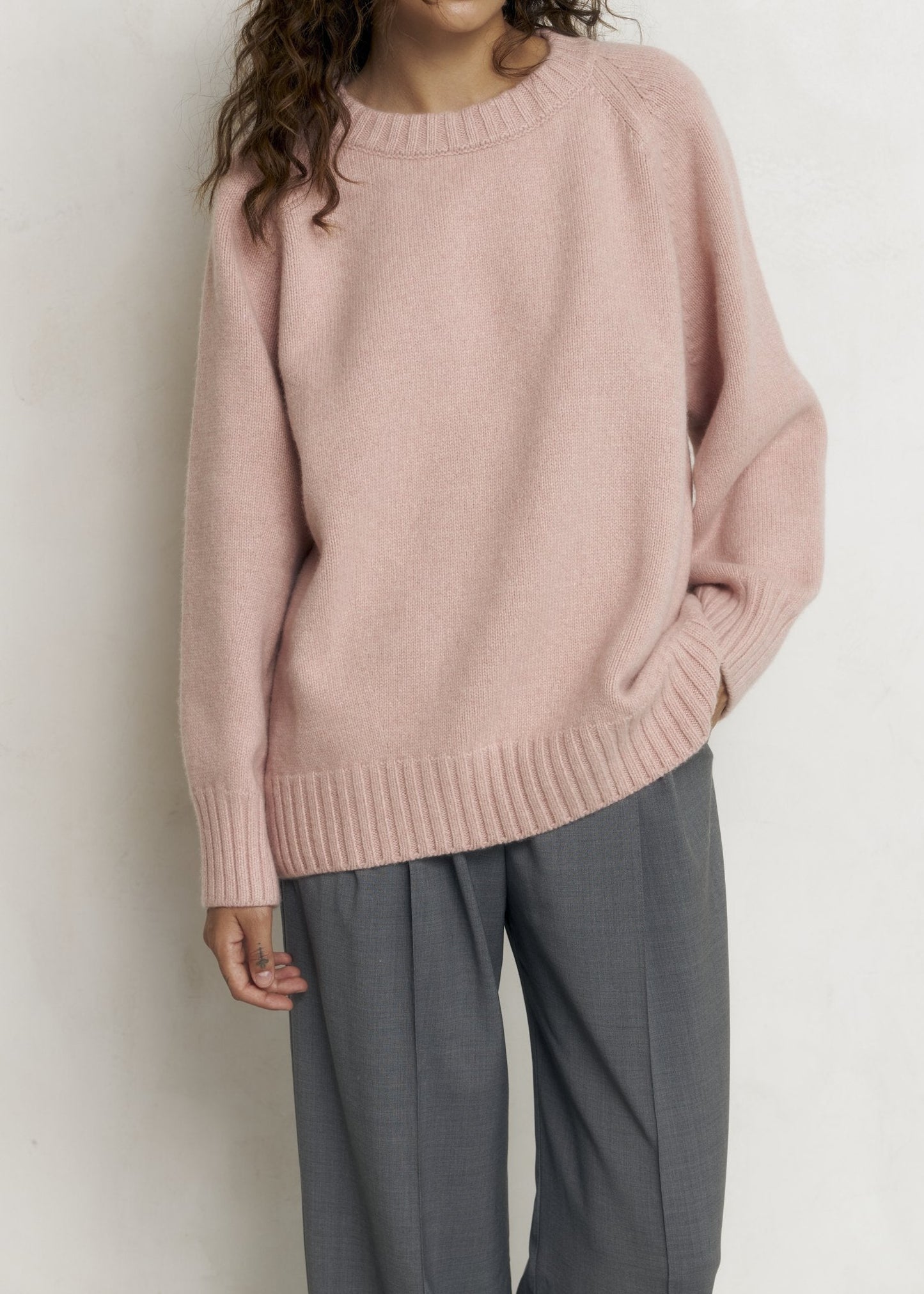 LYBID Crew - Neck Cashmere Sweater in Light Pink - NiSO