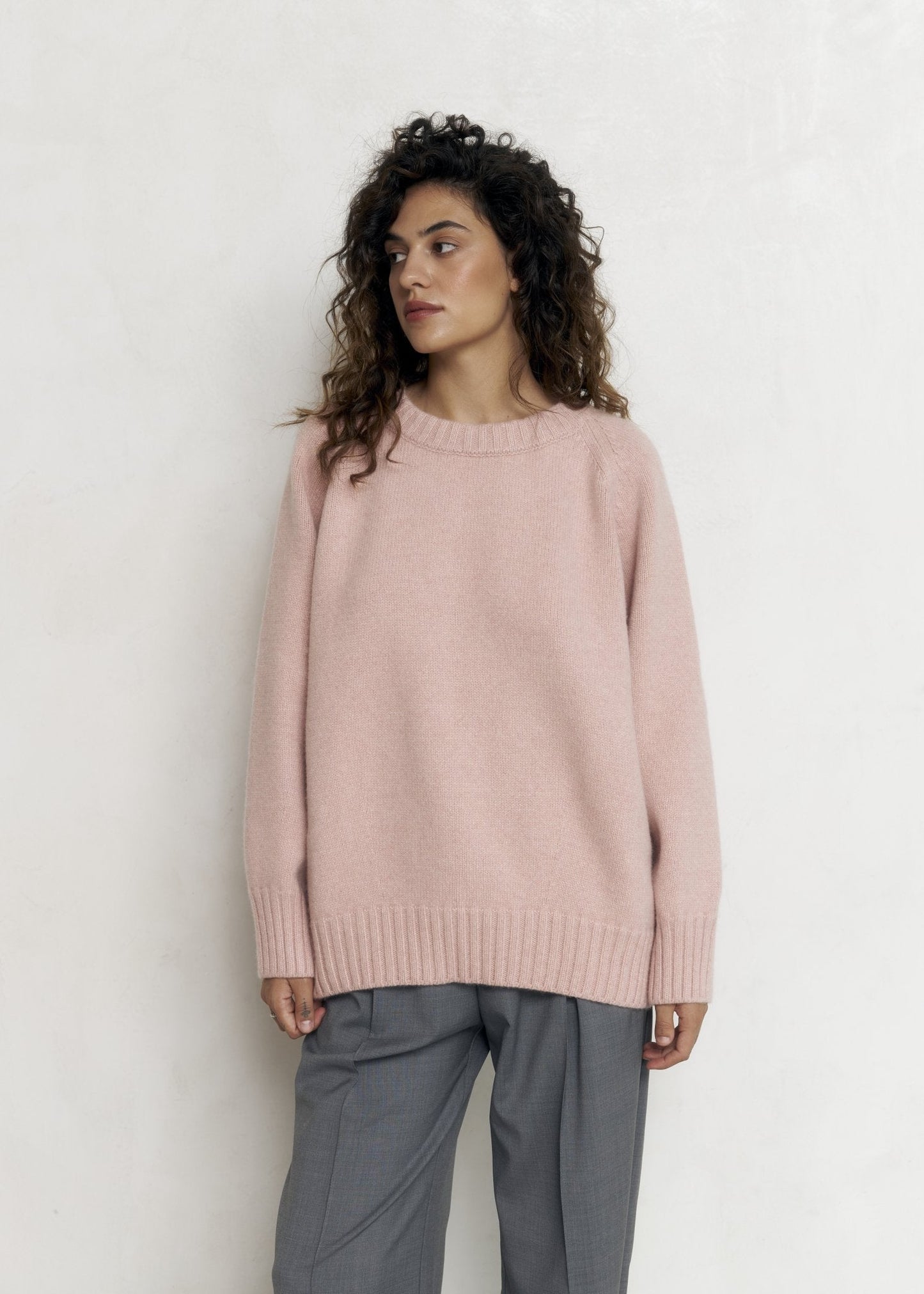 LYBID Crew - Neck Cashmere Sweater in Light Pink - NiSO