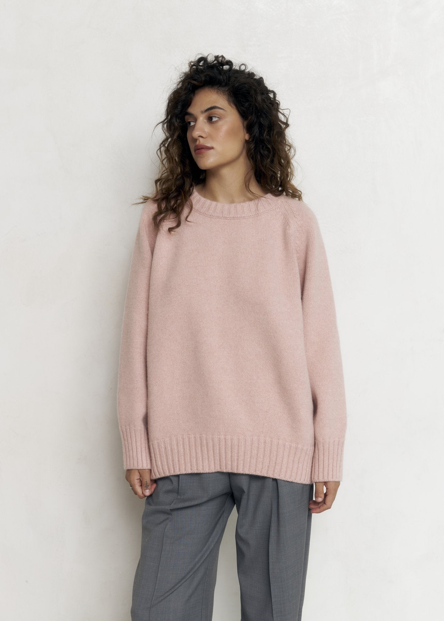 LYBID Crew - Neck Cashmere Sweater in Light Pink - NiSO