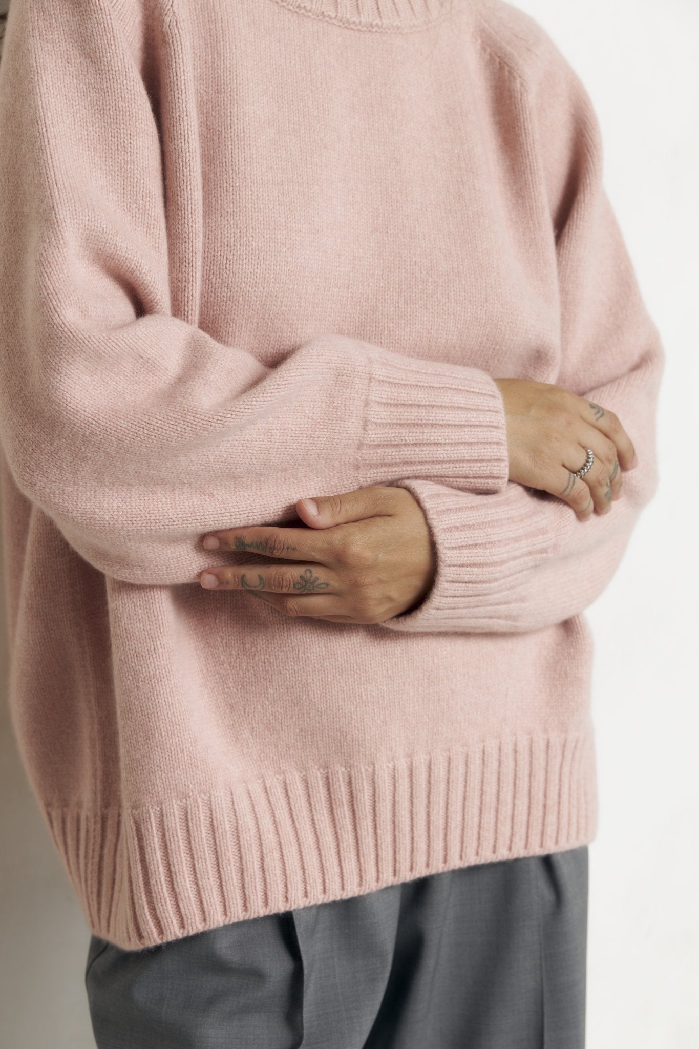 LYBID Crew - Neck Cashmere Sweater in Light Pink - NiSO