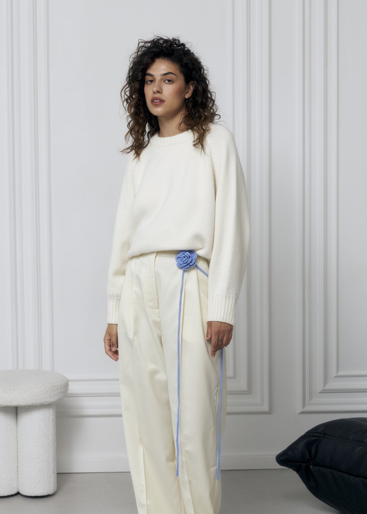 LYBID Crew - Neck Cashmere Sweater in White - NiSO