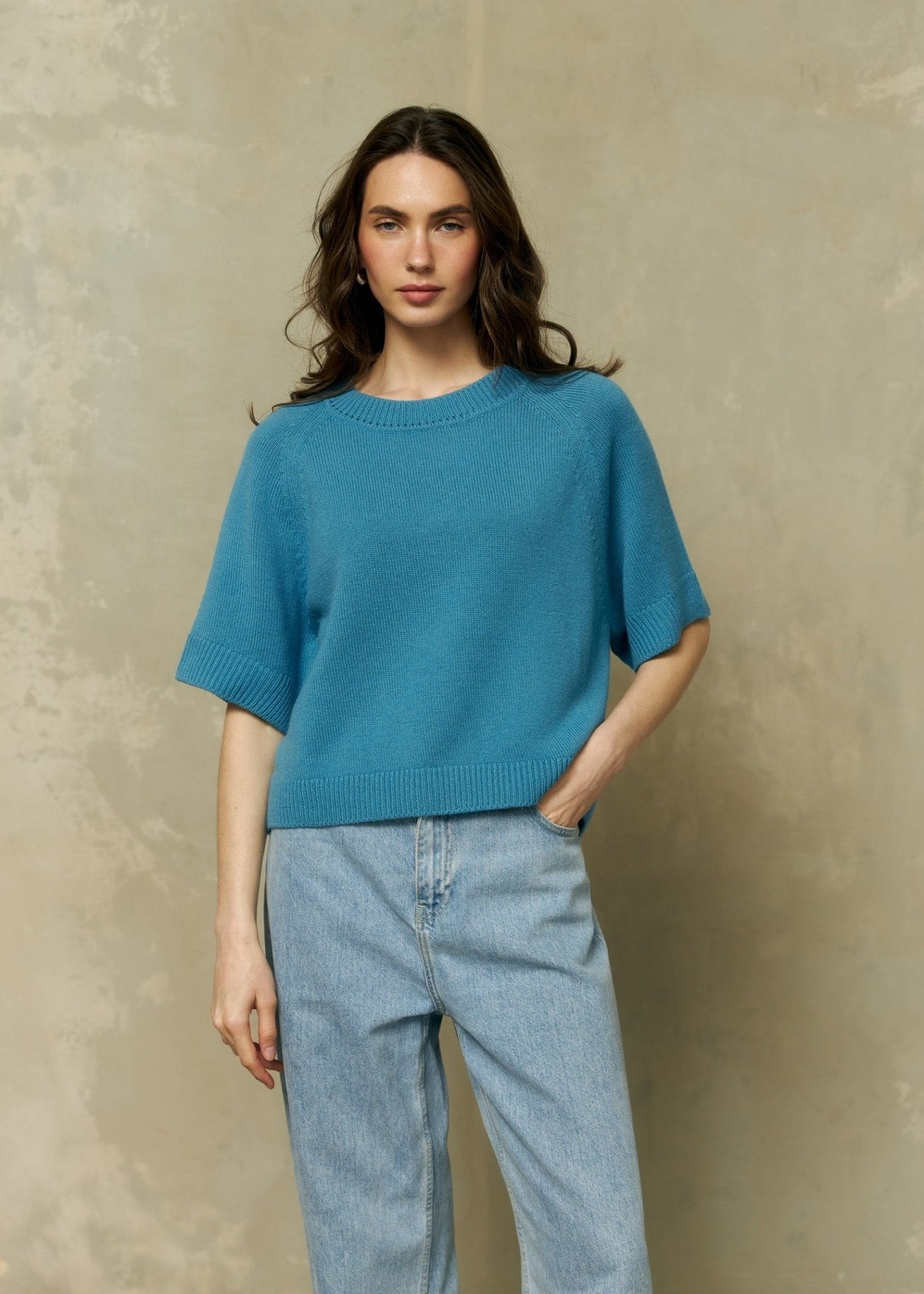 Lightweight Cashmere T-Shirt in Bright Blue - NiSO