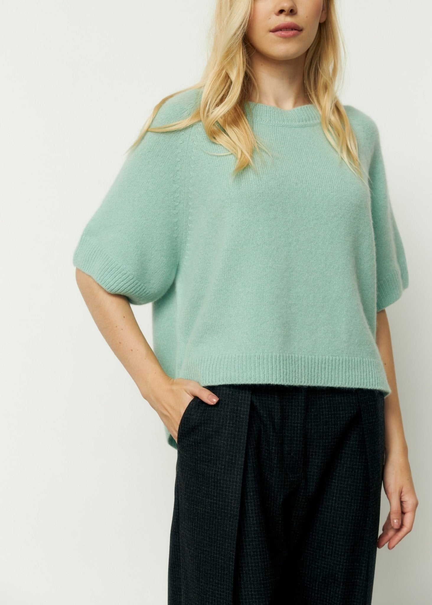 Lightweight 100% Cashmere T-Shirt in Mint - NiSO